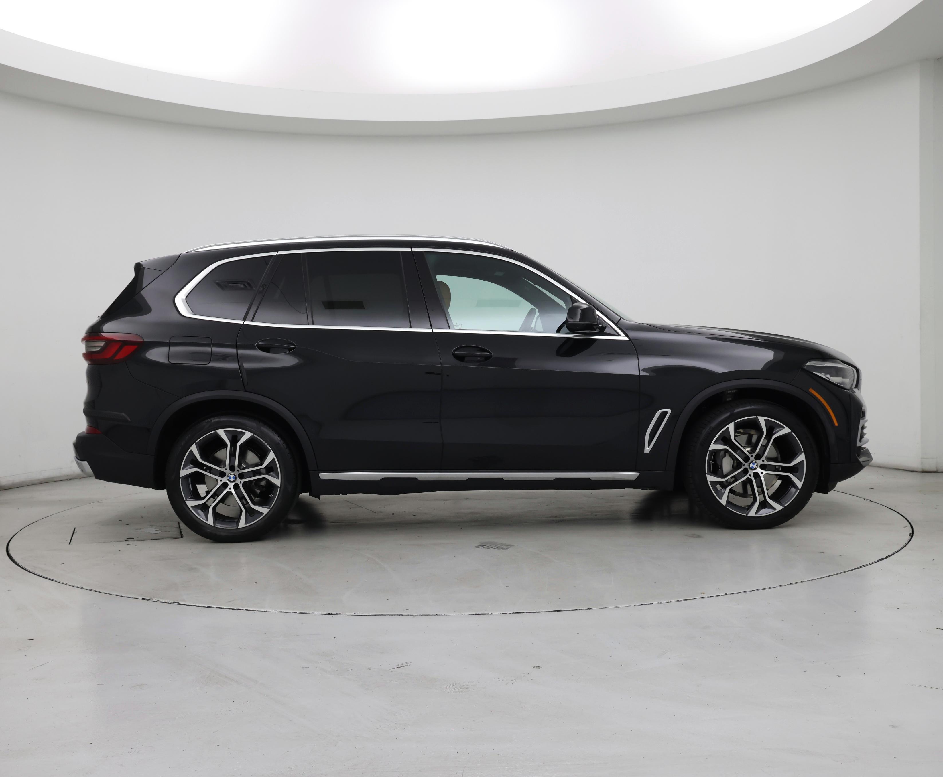 Thumbnail: 2023 BMW X5 - 7