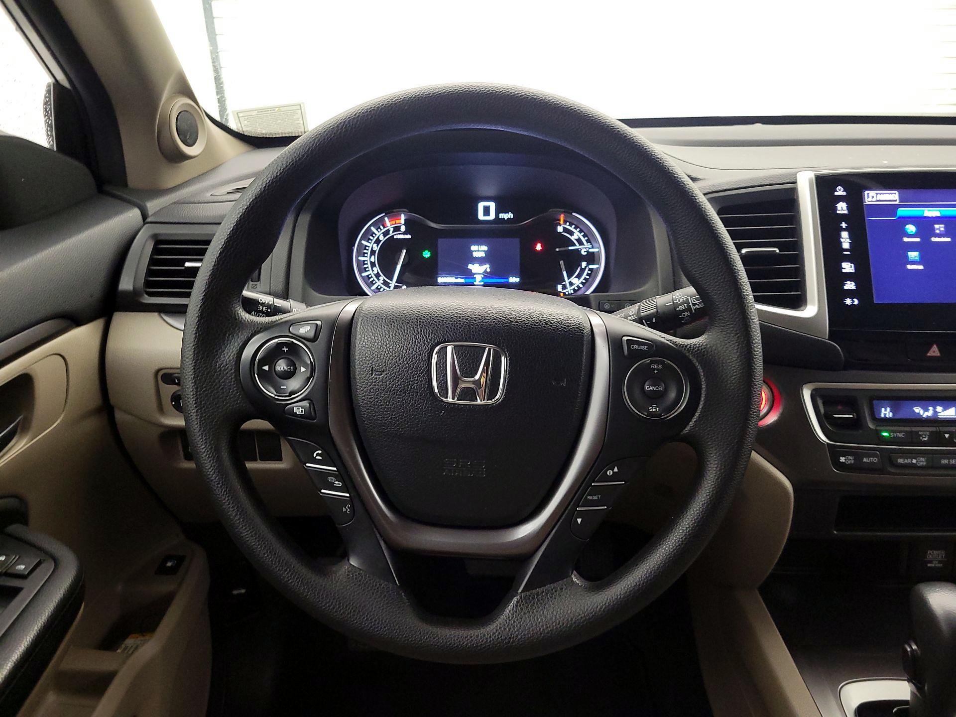 Thumbnail: 2018 Honda Pilot - 10