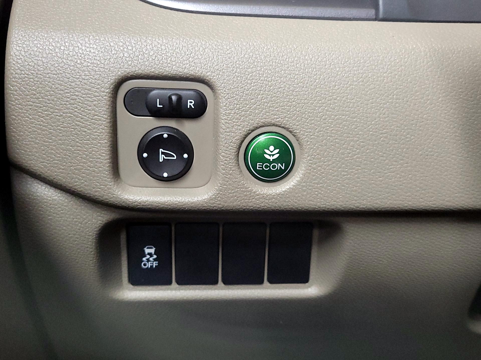 Thumbnail: 2018 Honda Pilot - 13