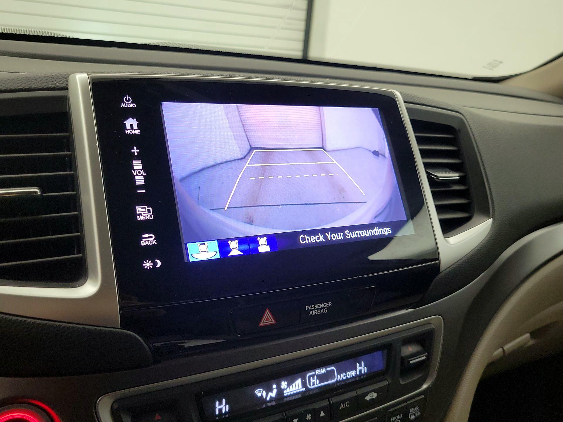 Thumbnail: 2018 Honda Pilot - 14