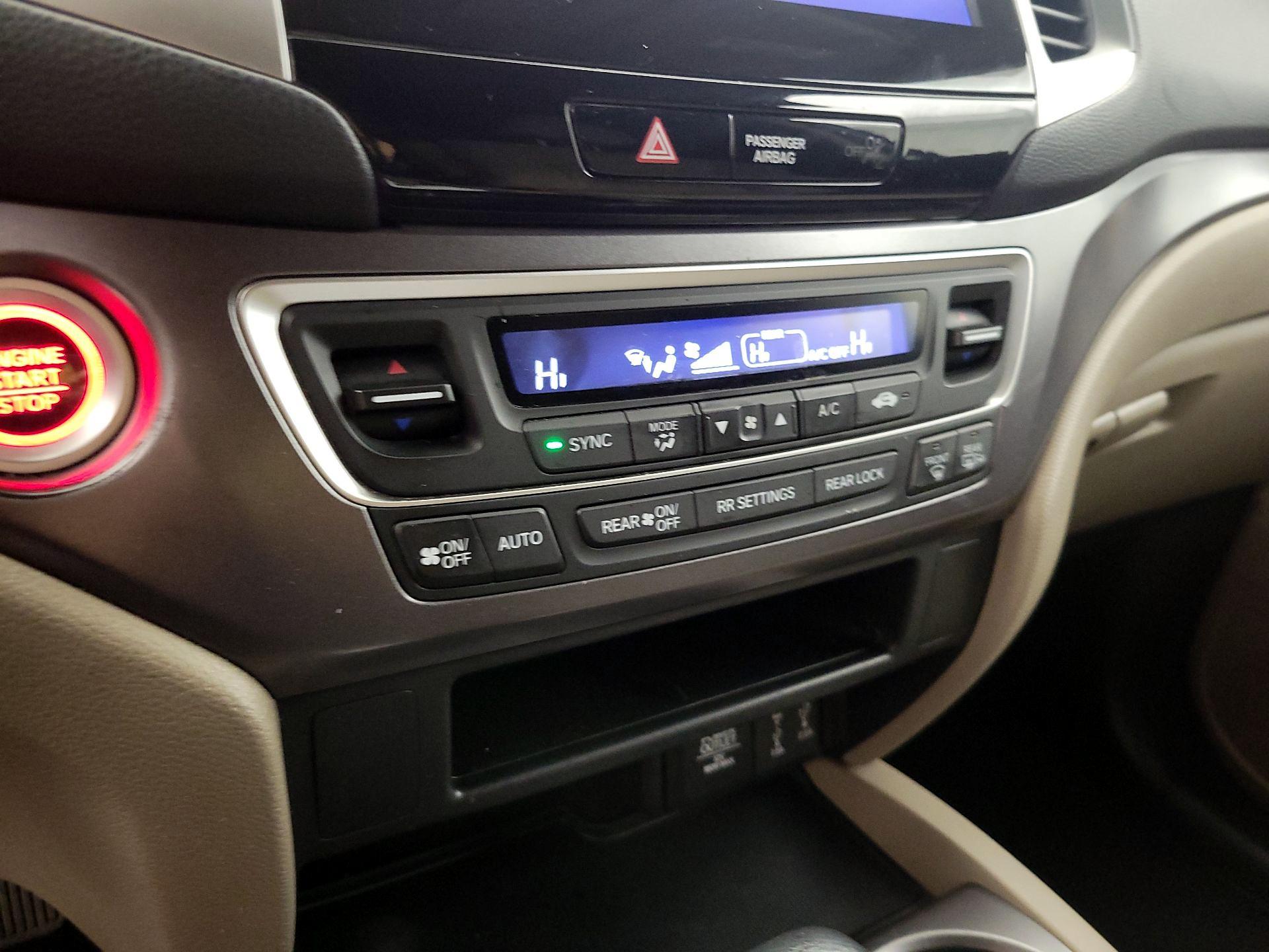 Thumbnail: 2018 Honda Pilot - 16