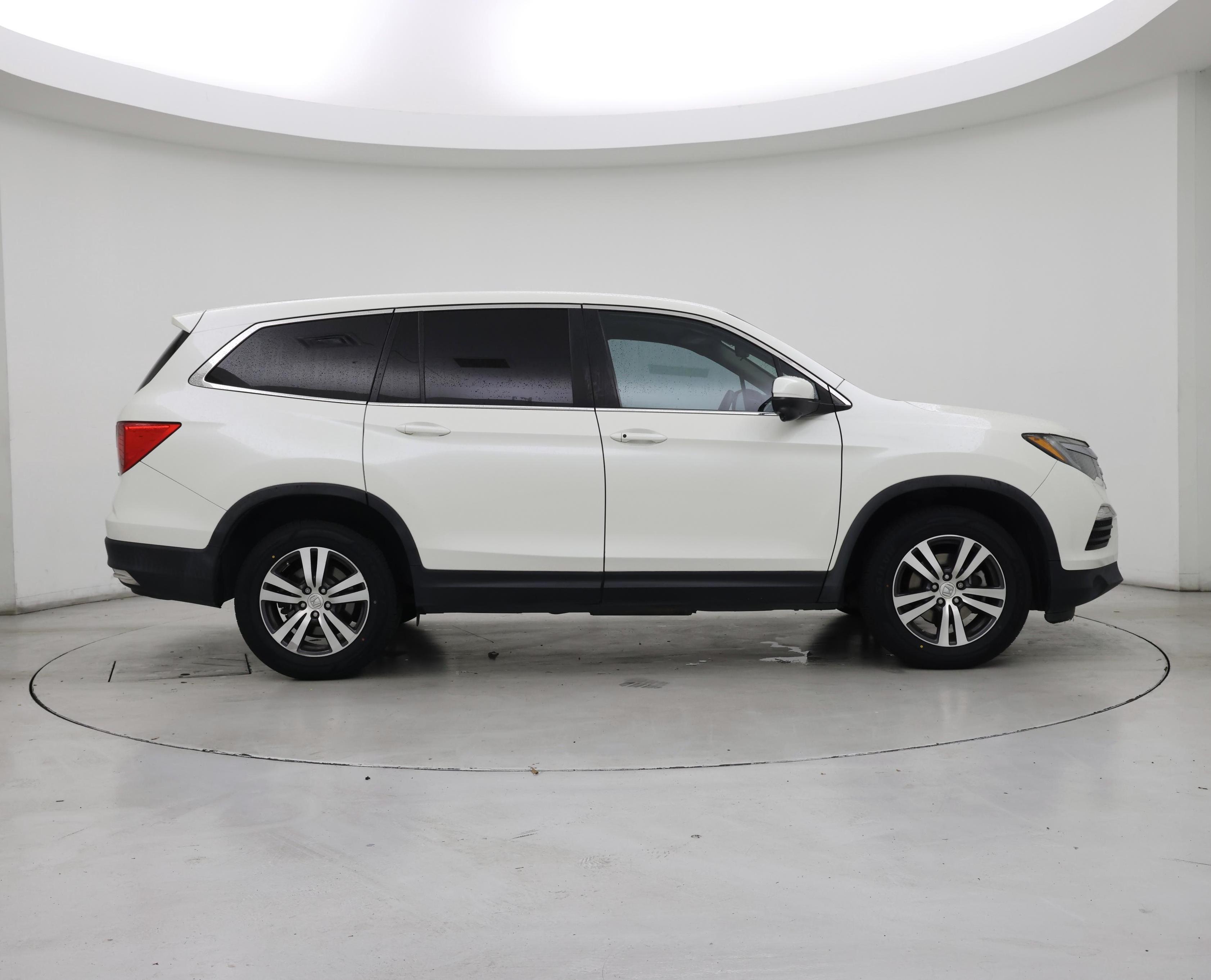Thumbnail: 2018 Honda Pilot - 7