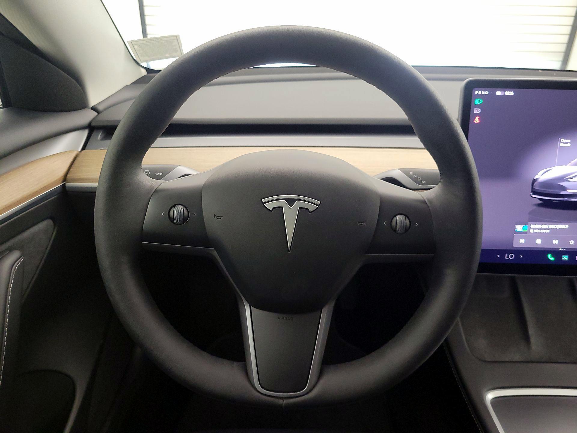 Thumbnail: 2023 Tesla Model 3 - 10