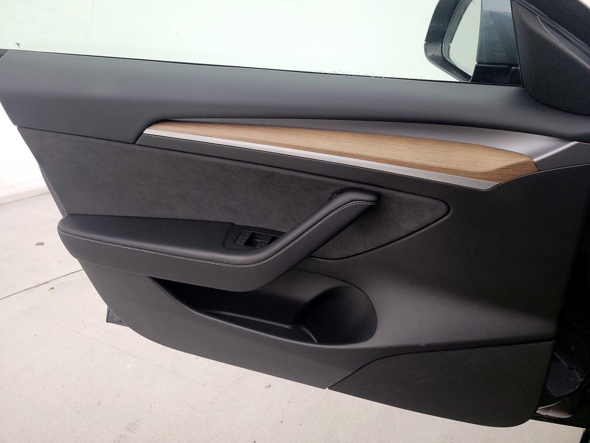 Thumbnail: 2023 Tesla Model 3 - 12