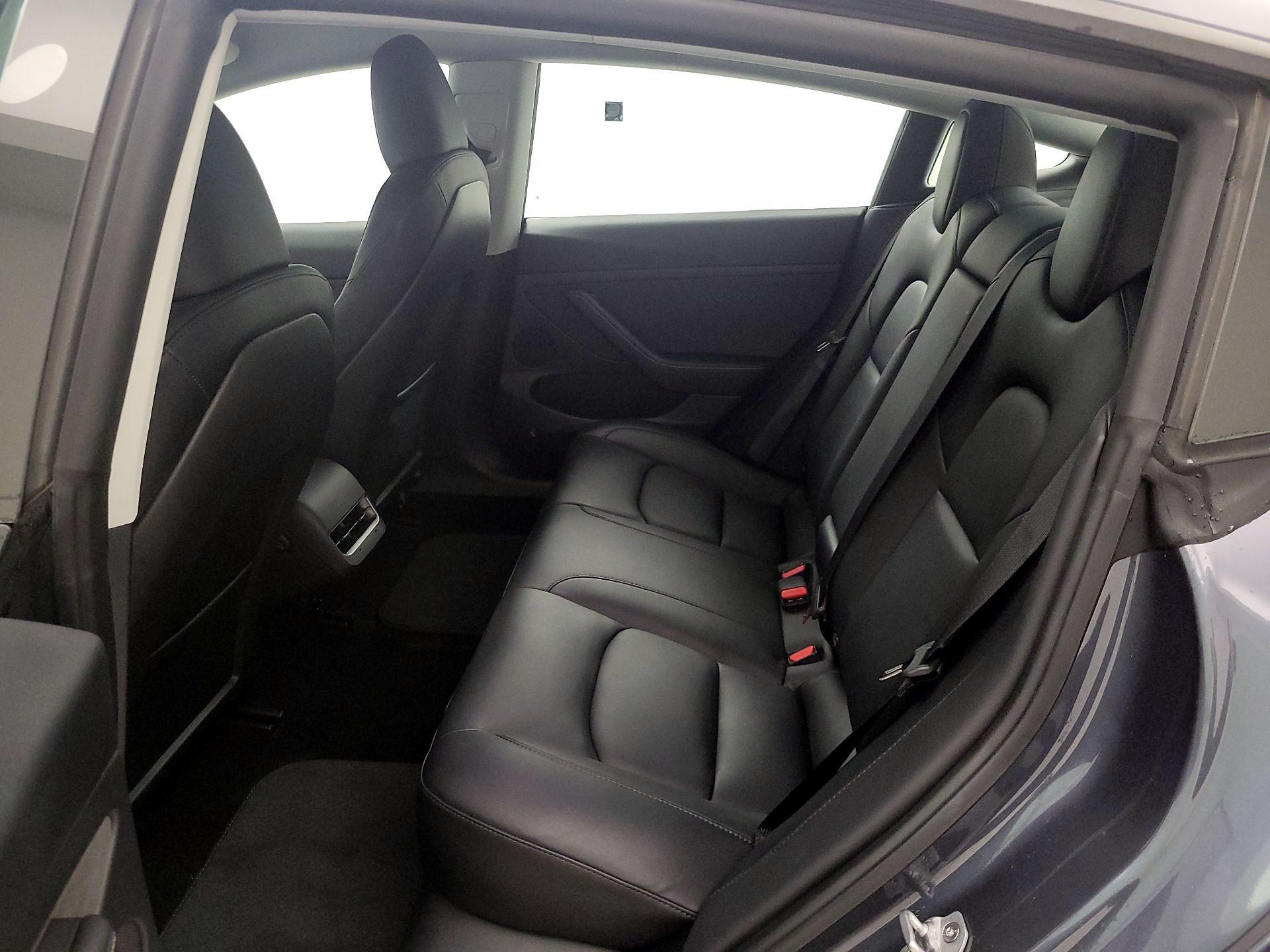 Thumbnail: 2023 Tesla Model 3 - 19