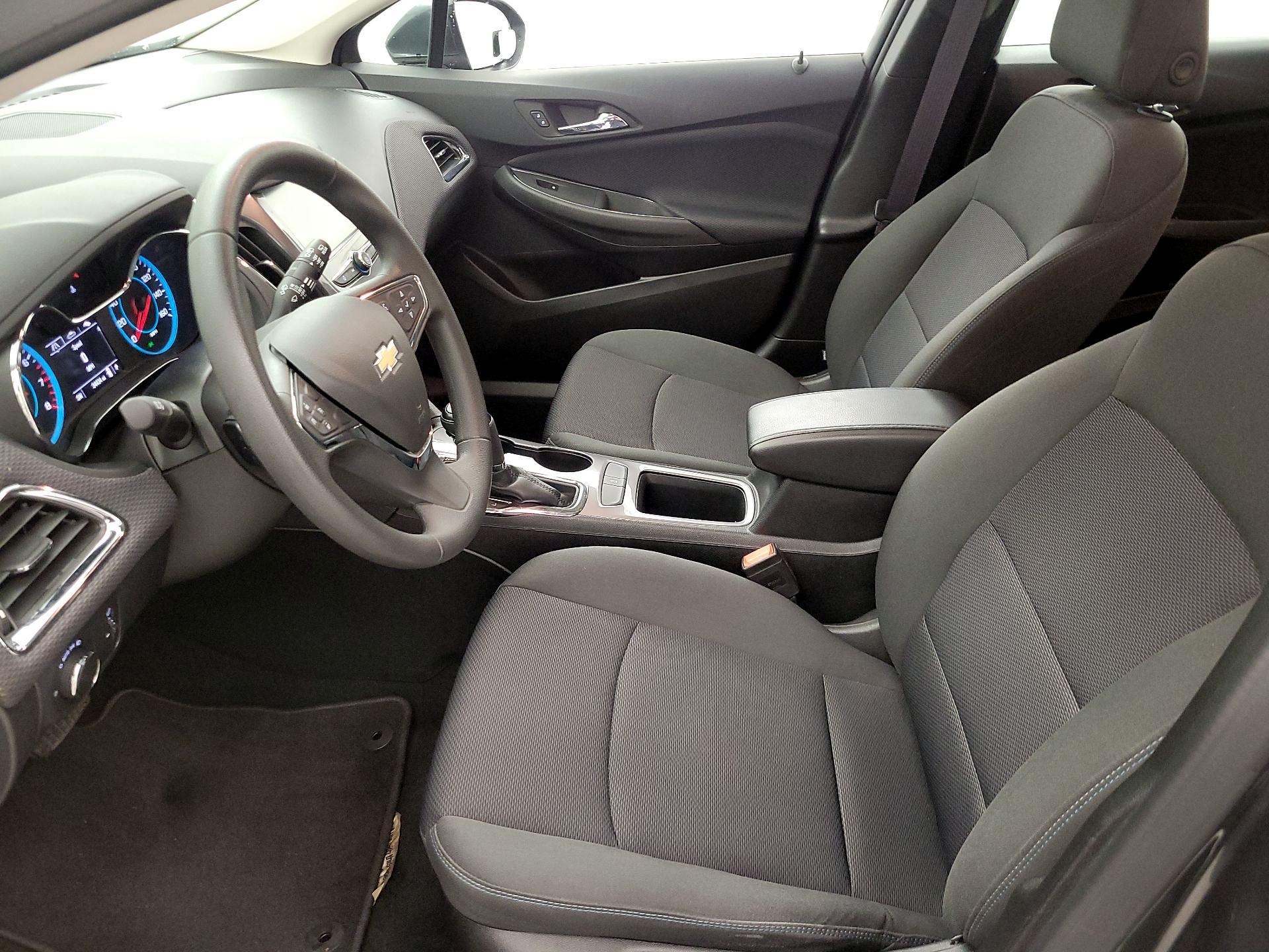 Thumbnail: 2017 Chevrolet Cruze - 11