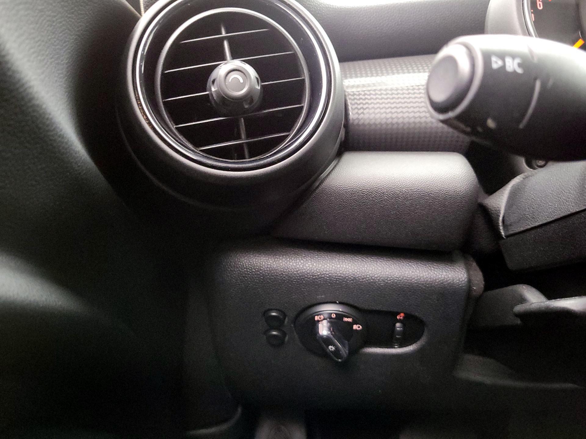 Thumbnail: 2018 MINI Cooper Hardtop - 13