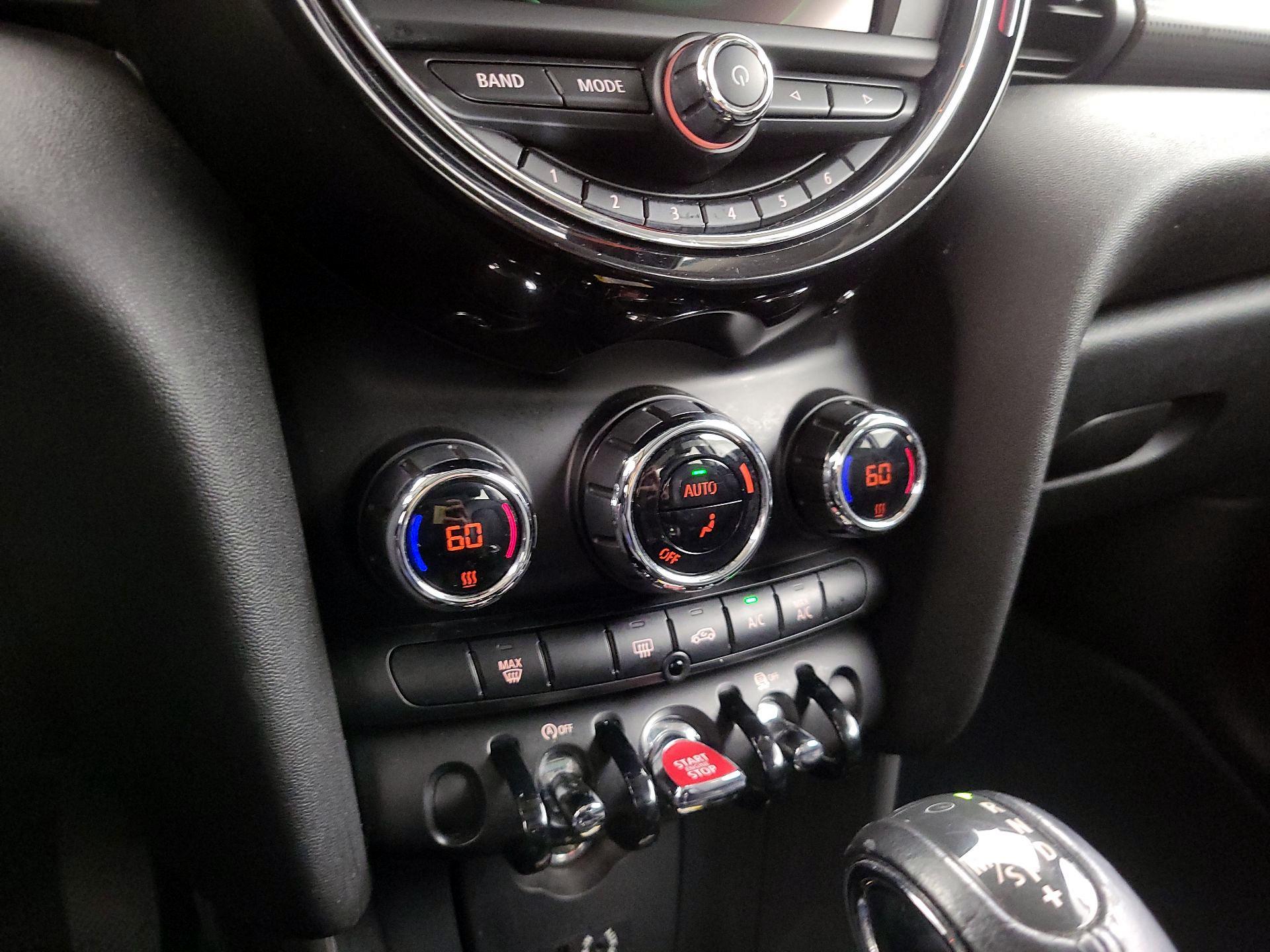 Thumbnail: 2018 MINI Cooper Hardtop - 16