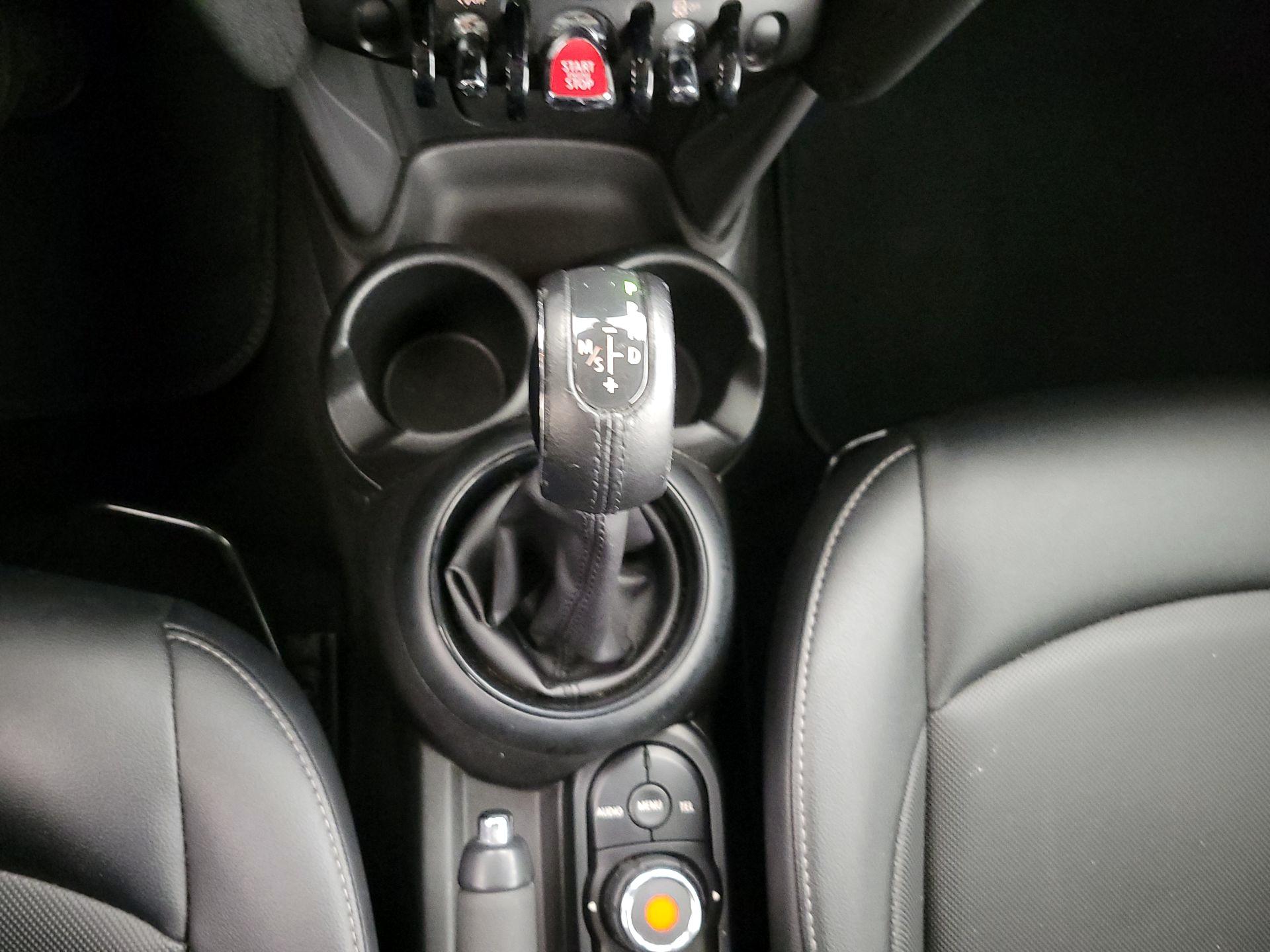 Thumbnail: 2018 MINI Cooper Hardtop - 17