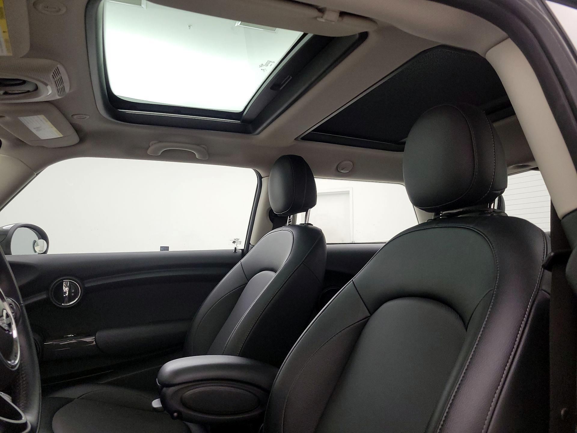 Thumbnail: 2018 MINI Cooper Hardtop - 19