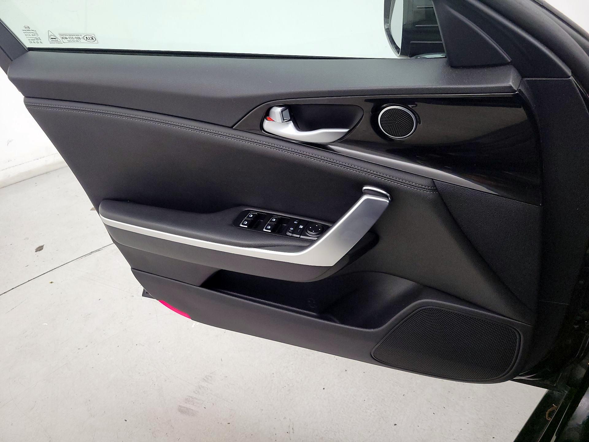 Thumbnail: 2020 Kia Stinger - 12