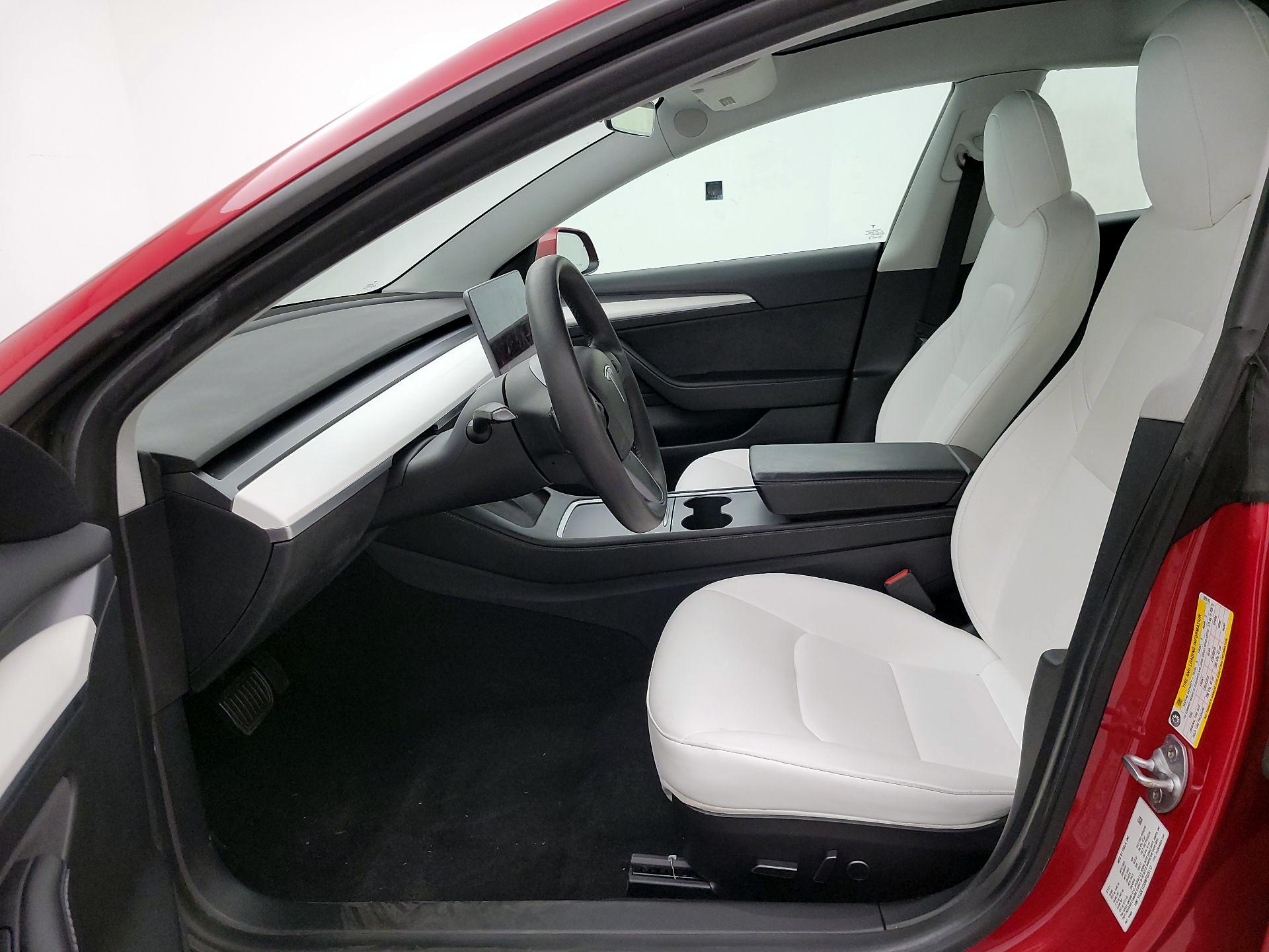 Thumbnail: 2021 Tesla Model 3 - 11