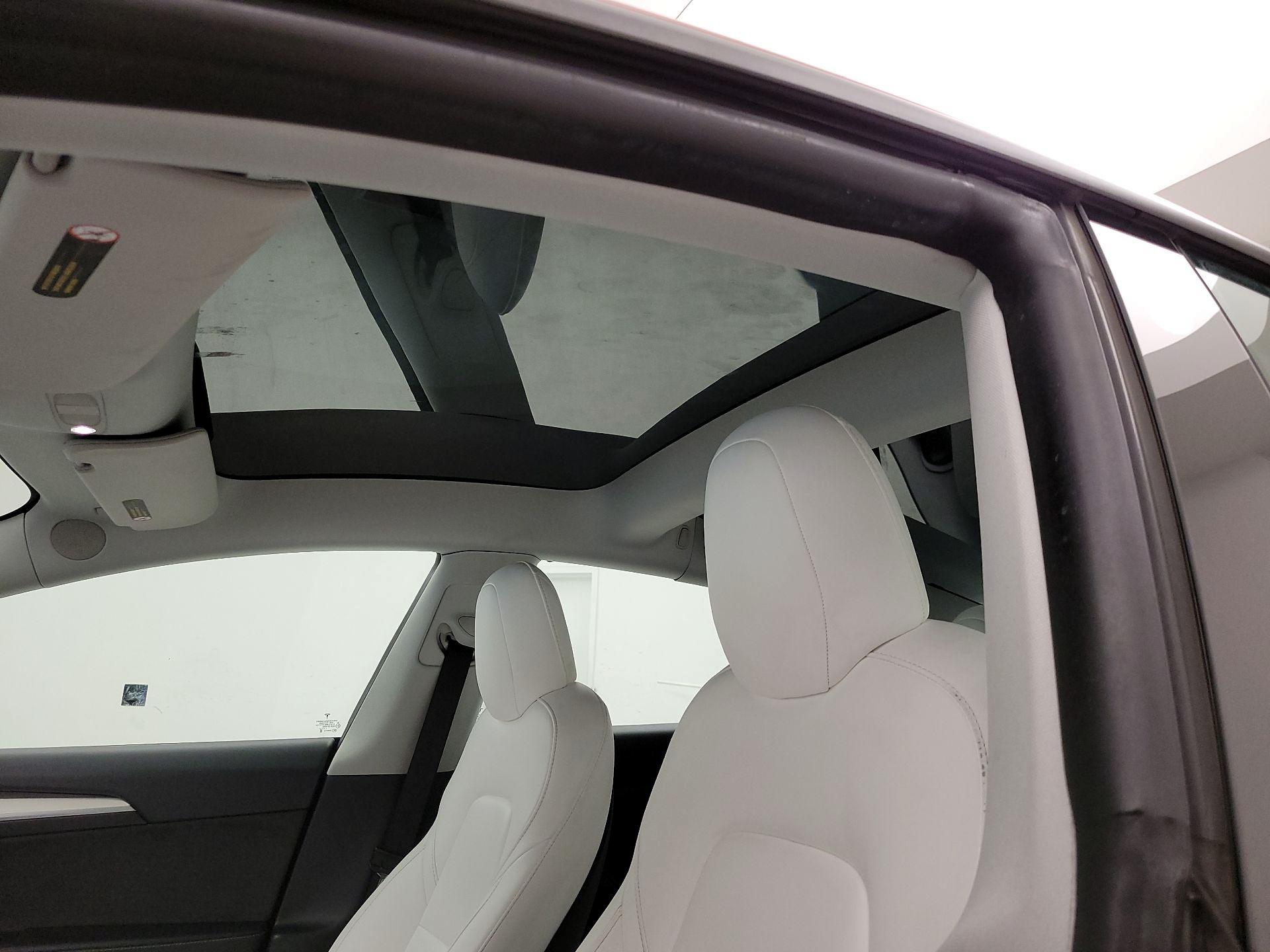 Thumbnail: 2021 Tesla Model 3 - 20