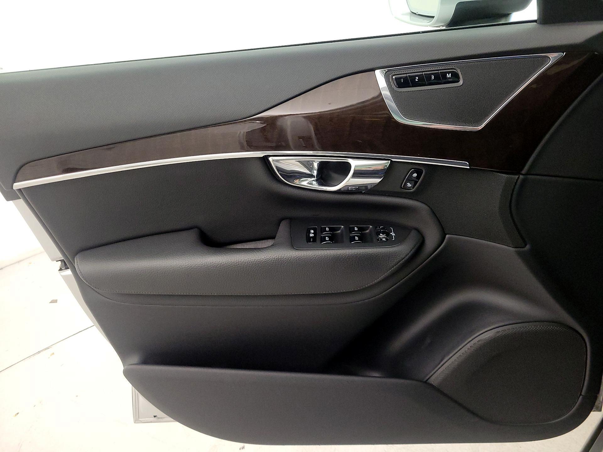 Thumbnail: 2016 Volvo XC90 - 12