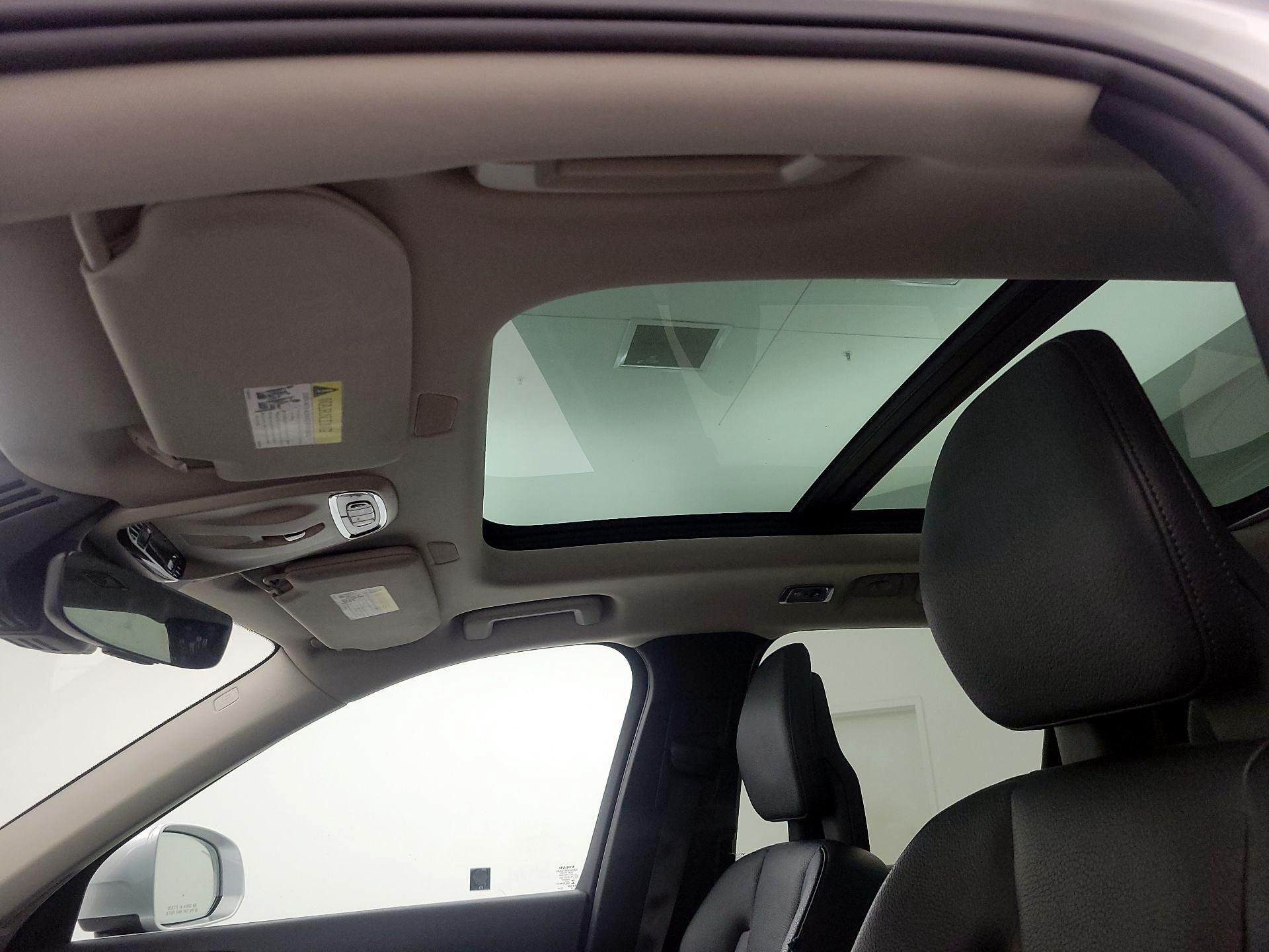 Thumbnail: 2016 Volvo XC90 - 20