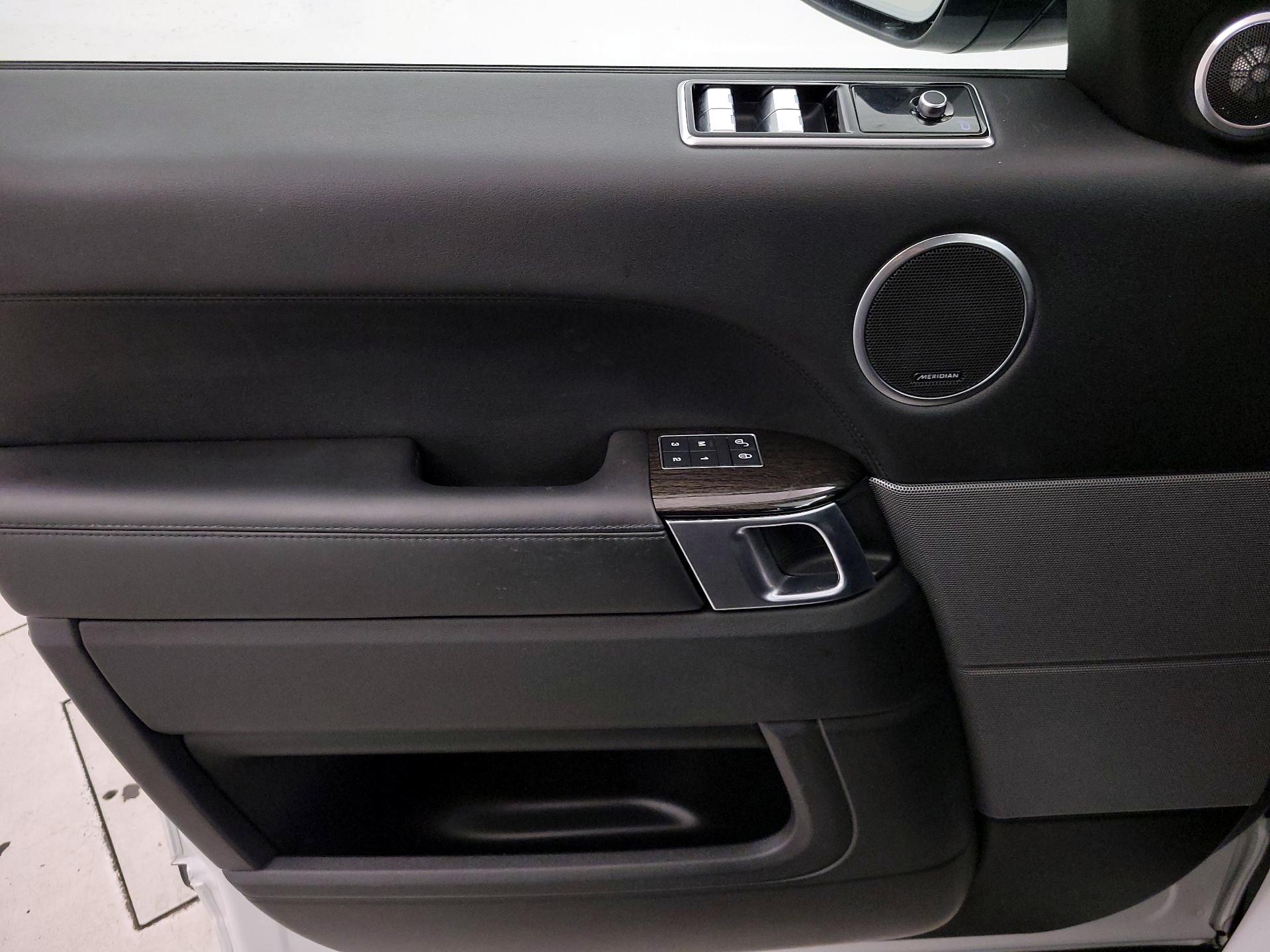 Thumbnail: 2020 Land Rover Range Rover Sport - 12