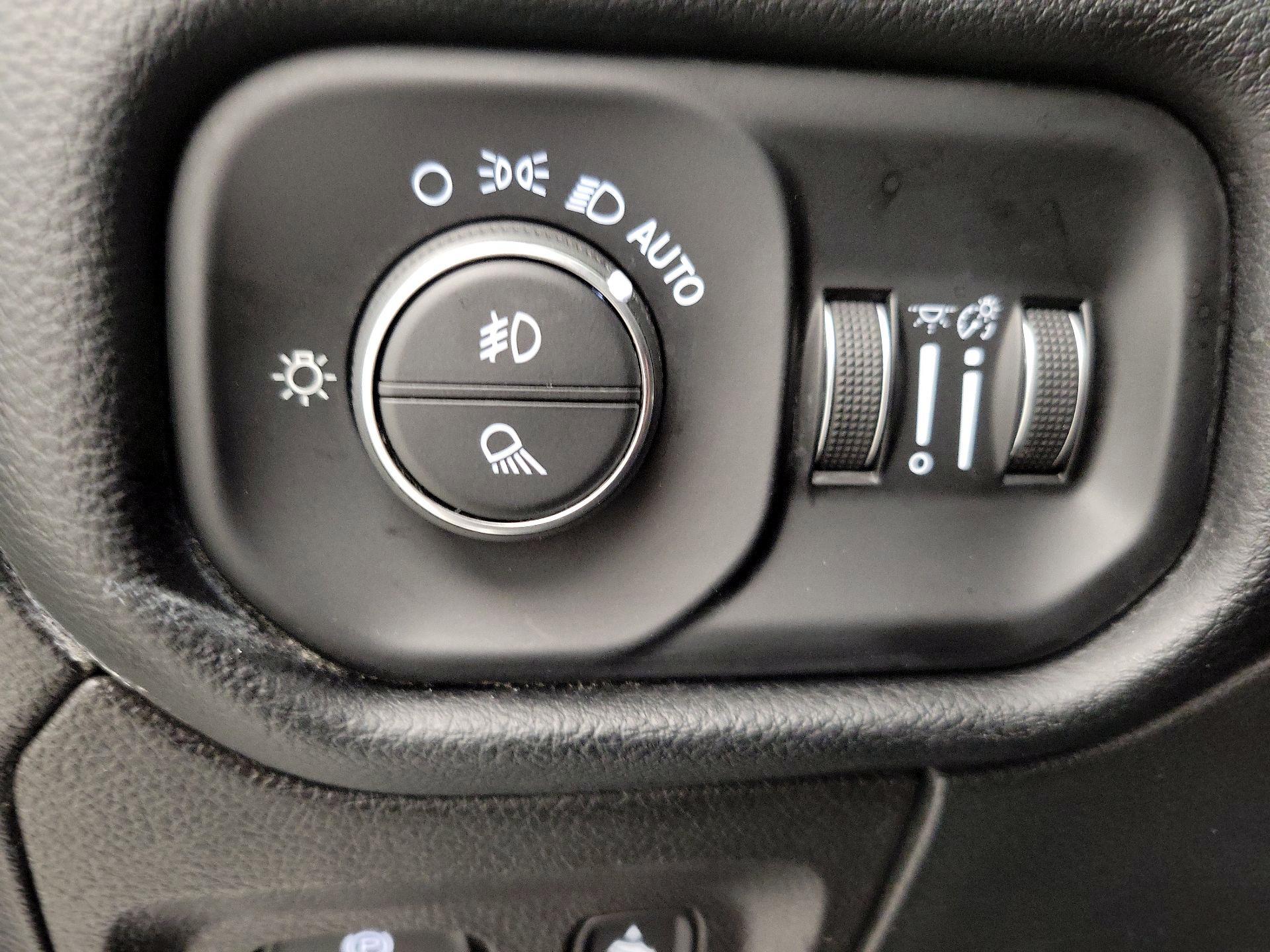 Thumbnail: 2021 RAM 1500 - 13