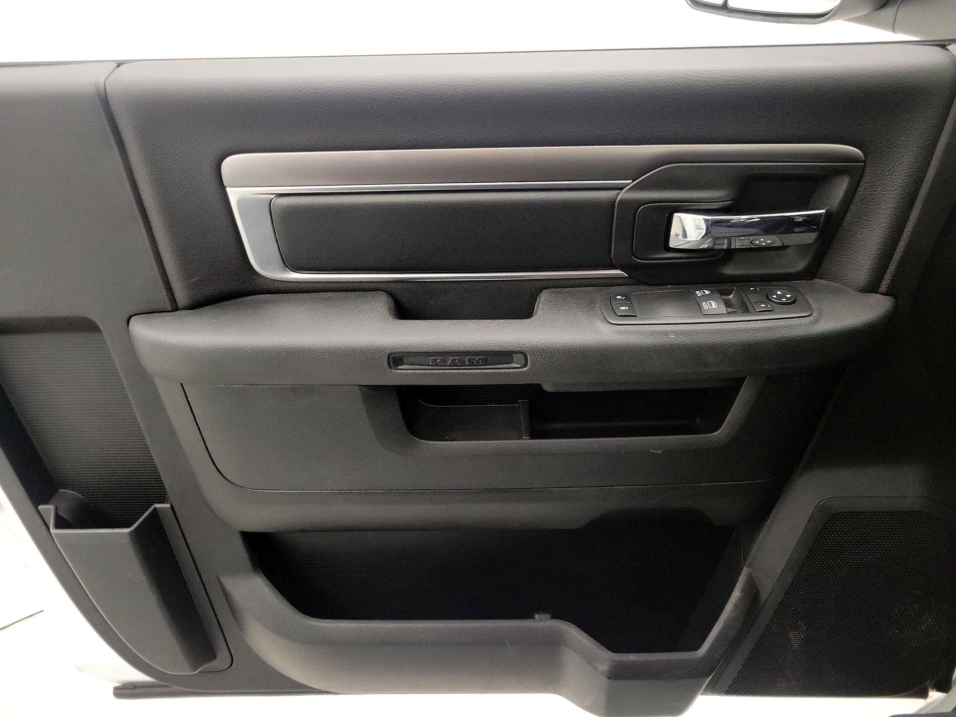 Thumbnail: 2023 RAM 1500 Classic - 12