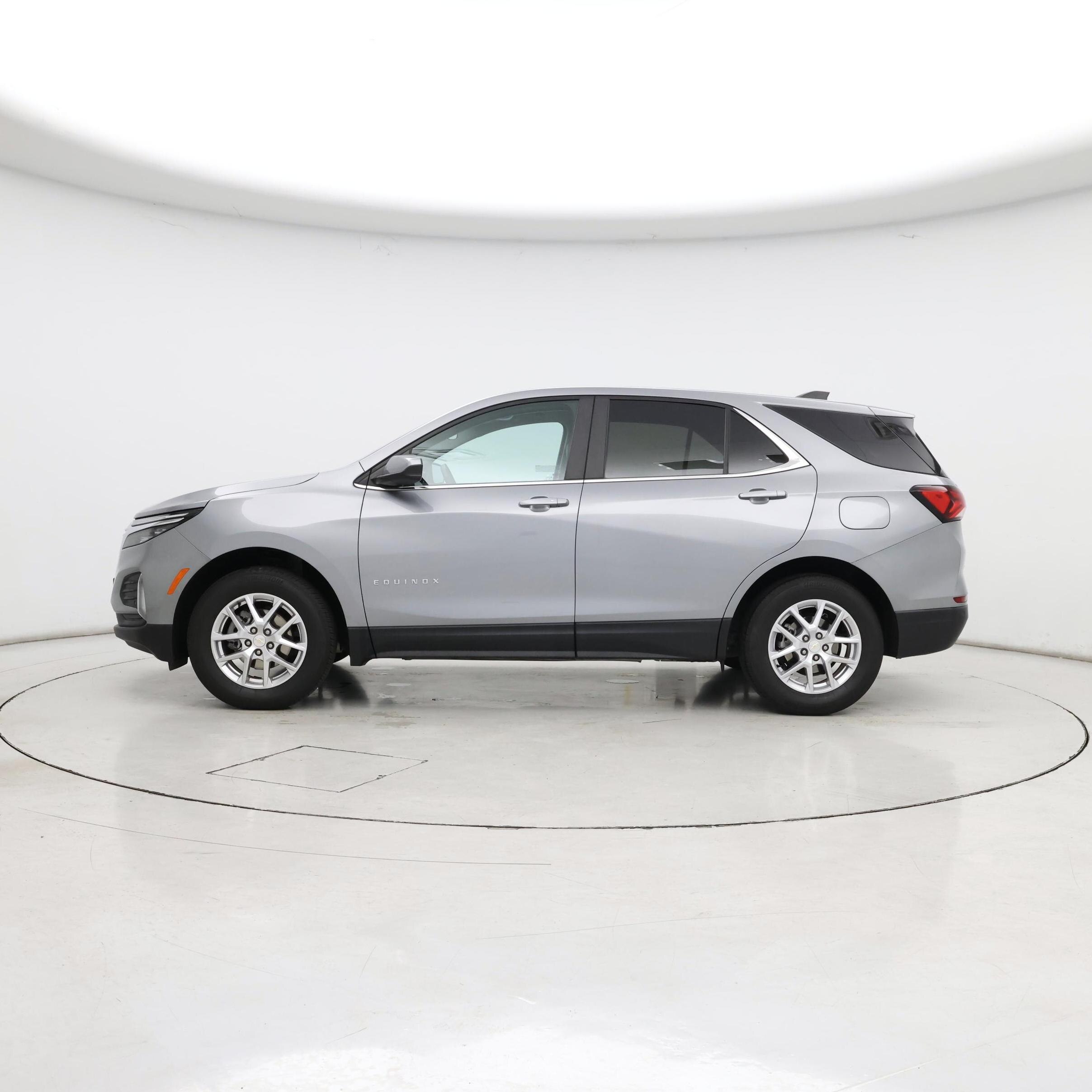 Thumbnail: 2023 Chevrolet Equinox - 3