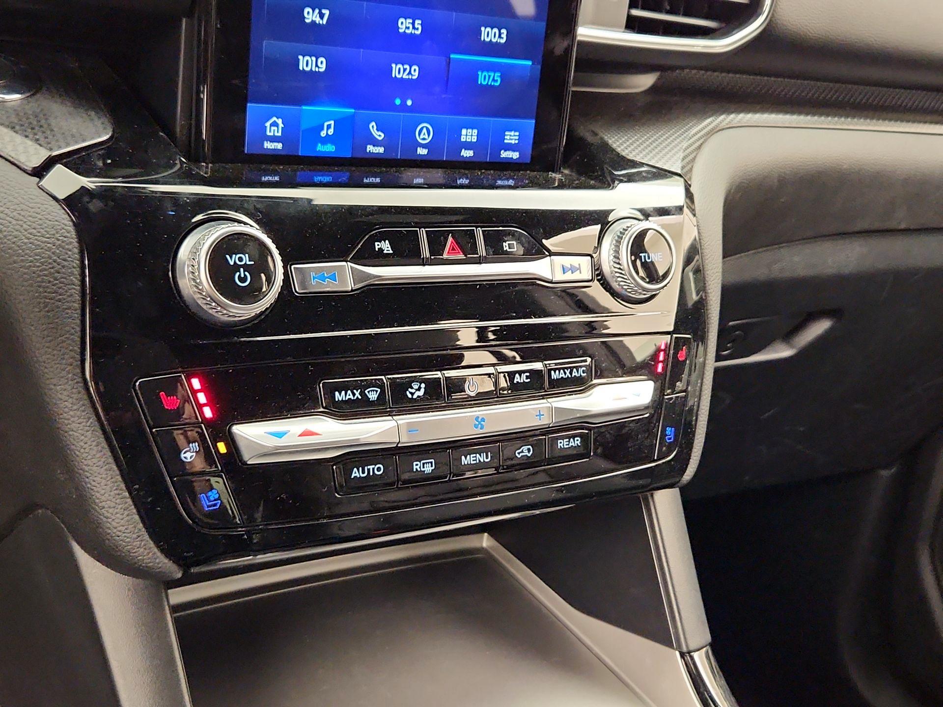 Thumbnail: 2022 Ford Explorer - 17