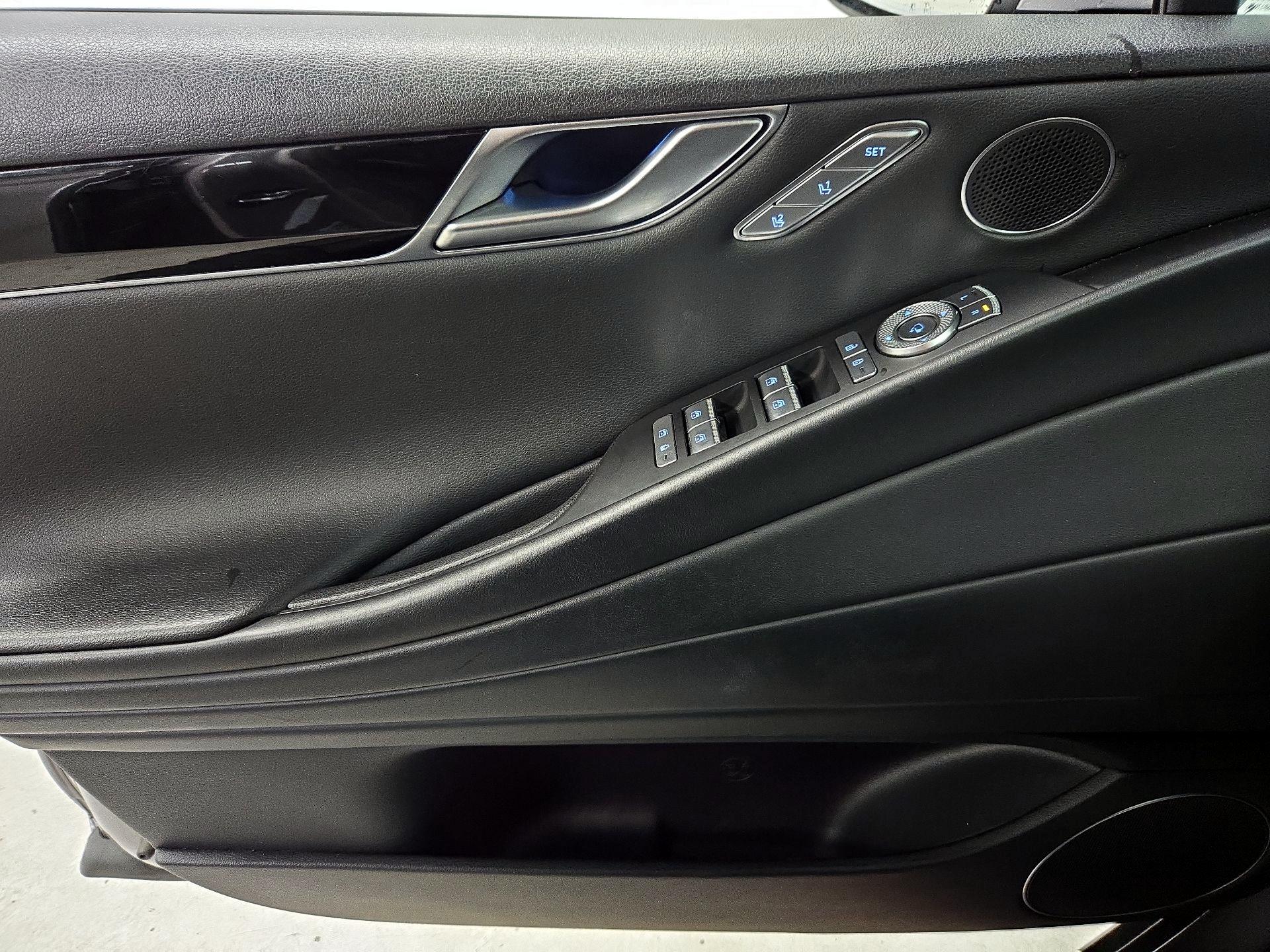 Thumbnail: 2023 Genesis G80 - 12