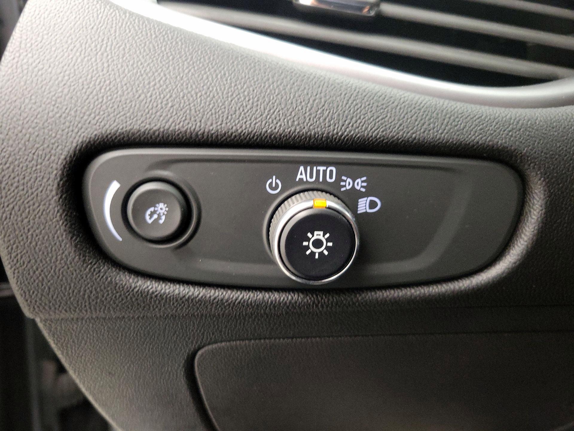 Thumbnail: 2023 Chevrolet Malibu - 13