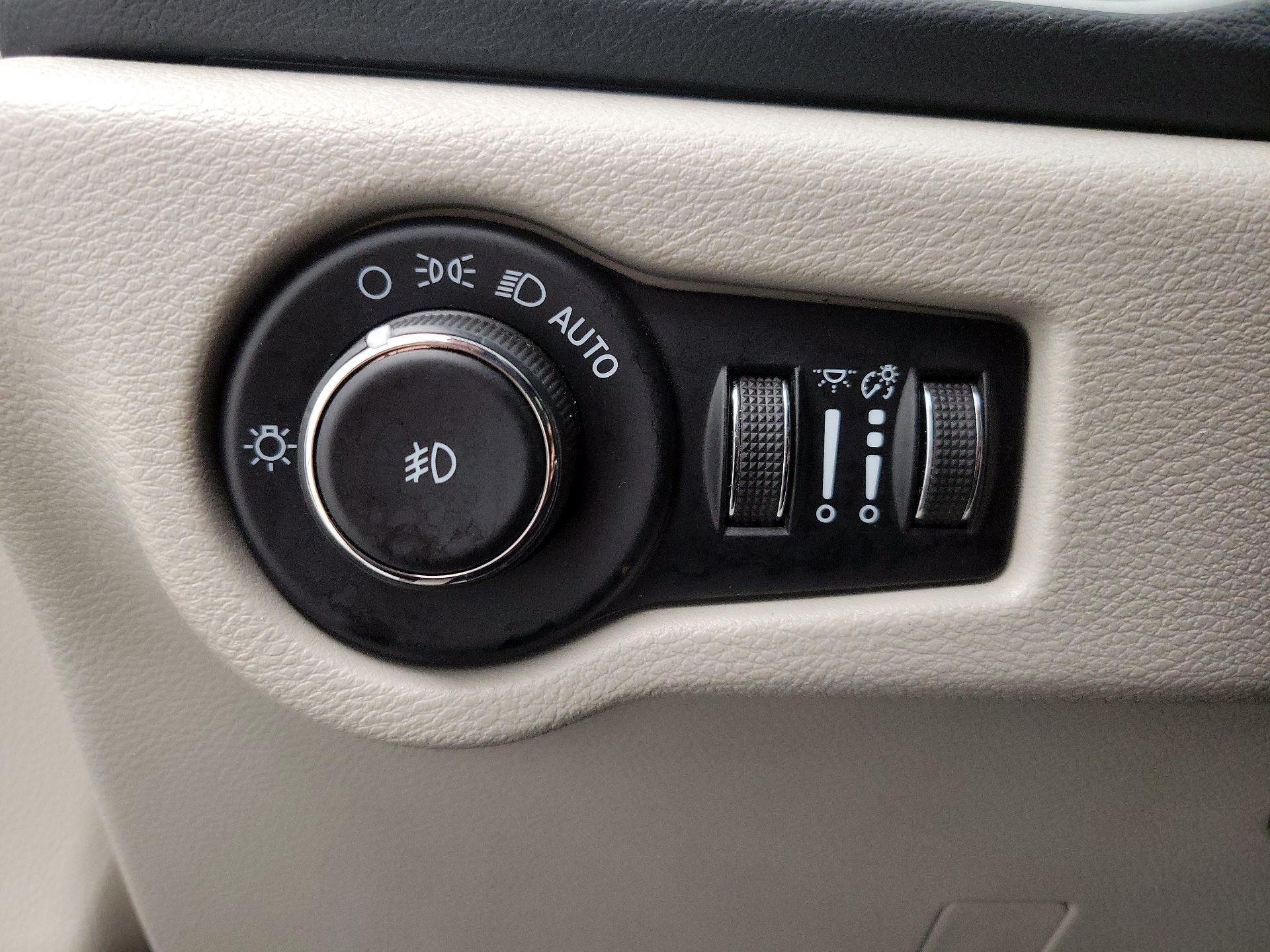 Thumbnail: 2023 Chrysler Pacifica - 13