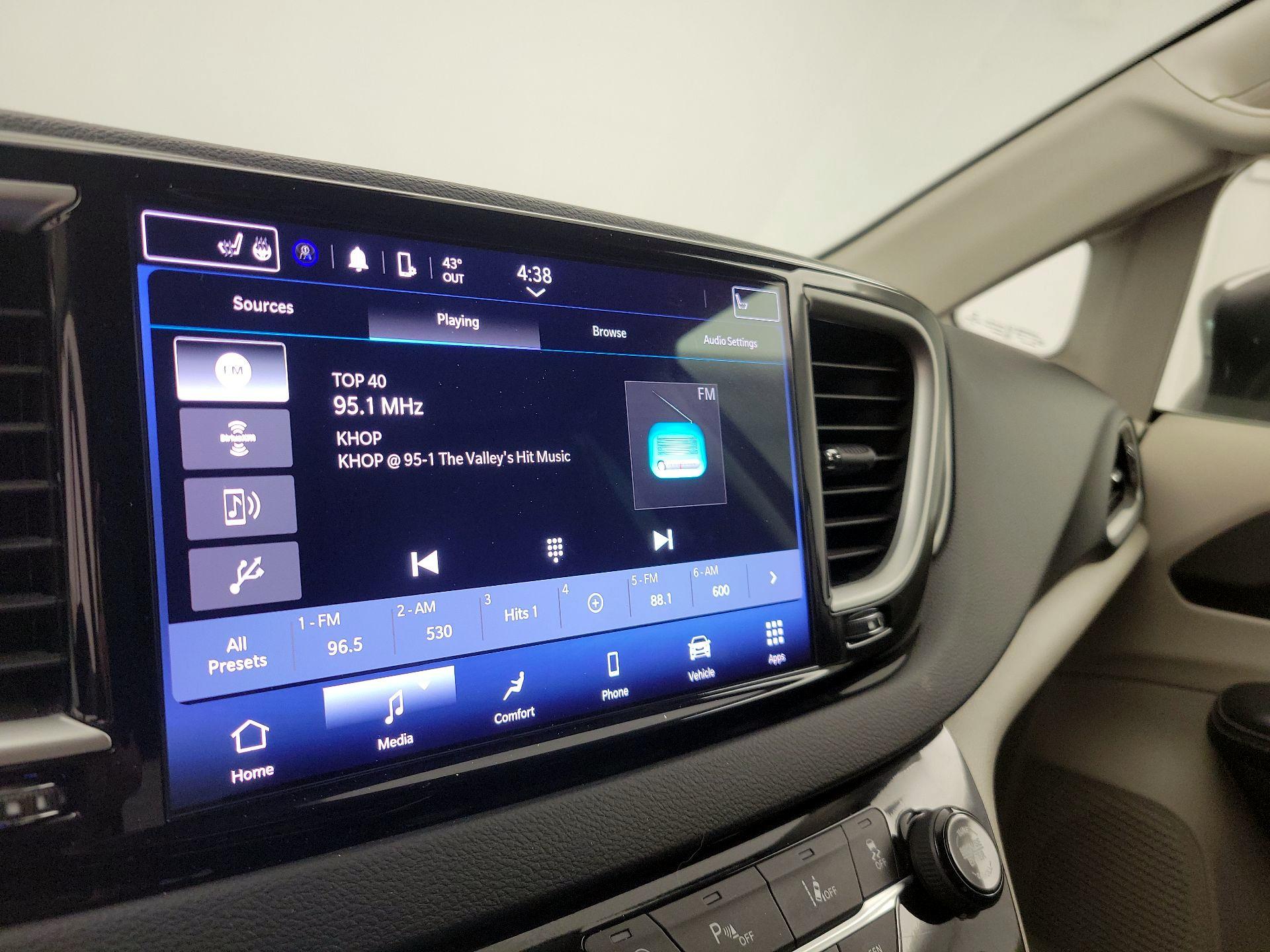 Thumbnail: 2023 Chrysler Pacifica - 15