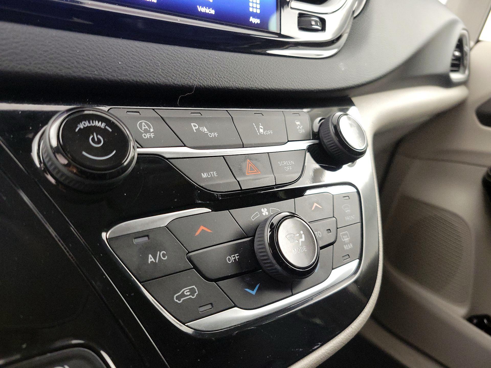 Thumbnail: 2023 Chrysler Pacifica - 16