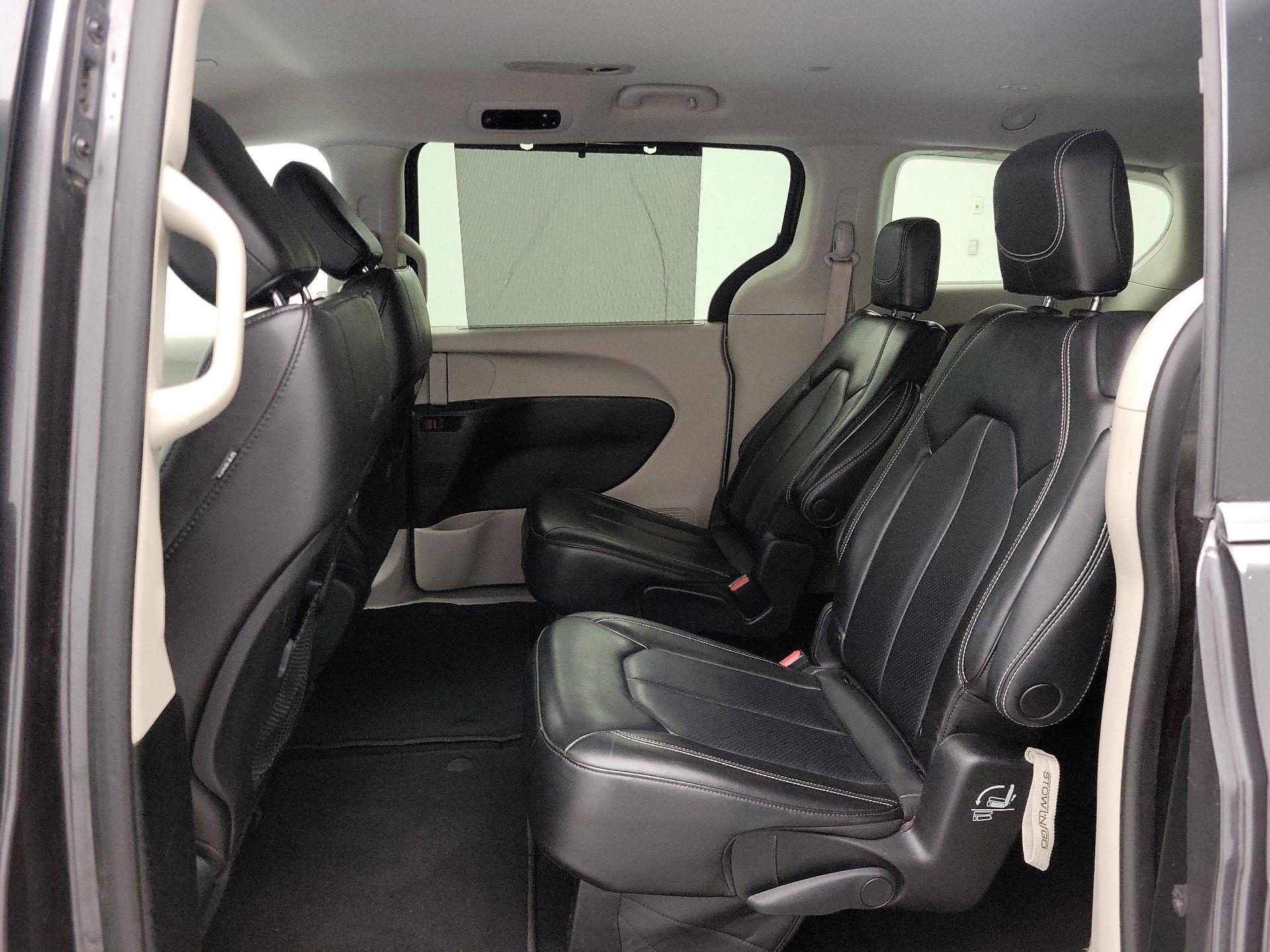 Thumbnail: 2023 Chrysler Pacifica - 19