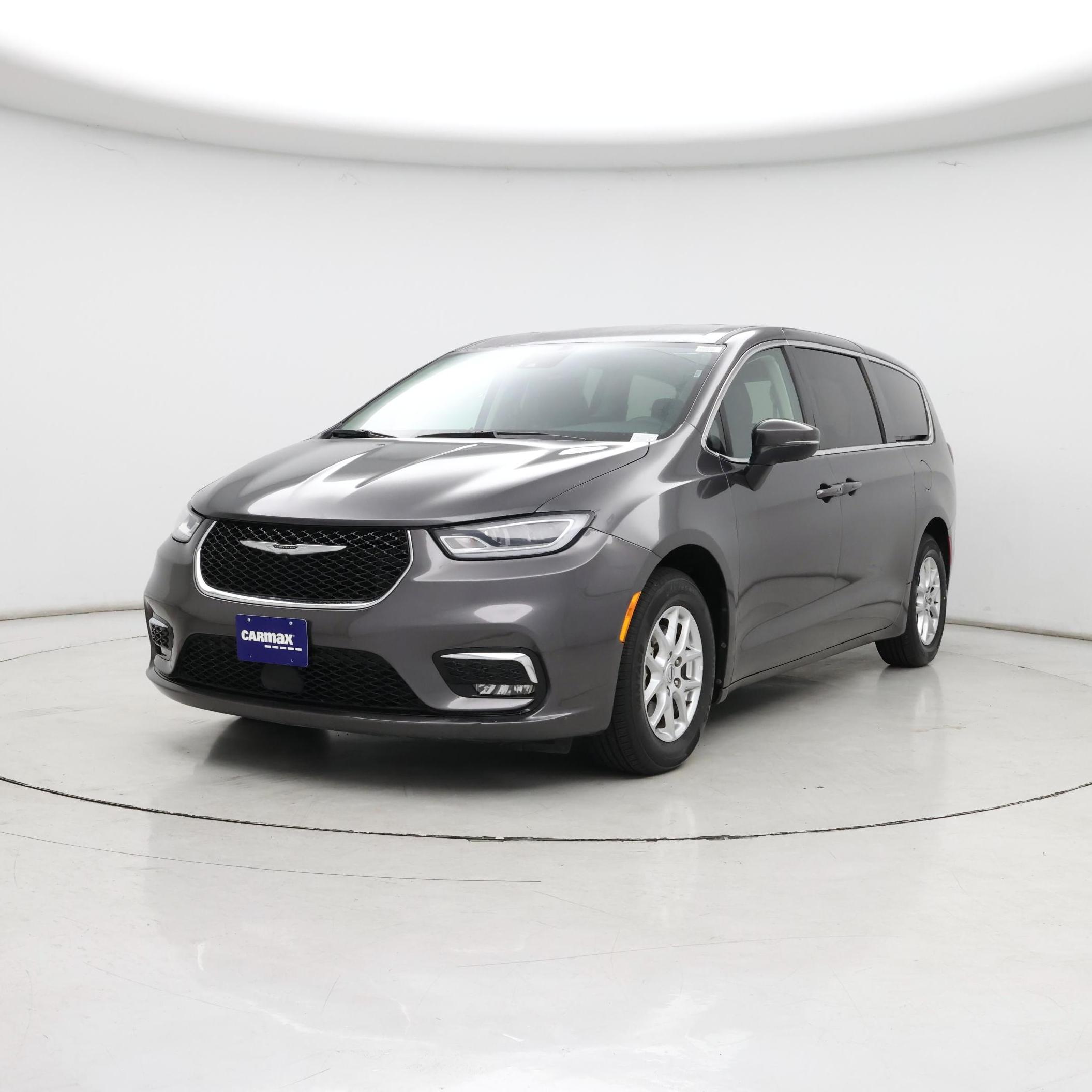 Thumbnail: 2023 Chrysler Pacifica - 4