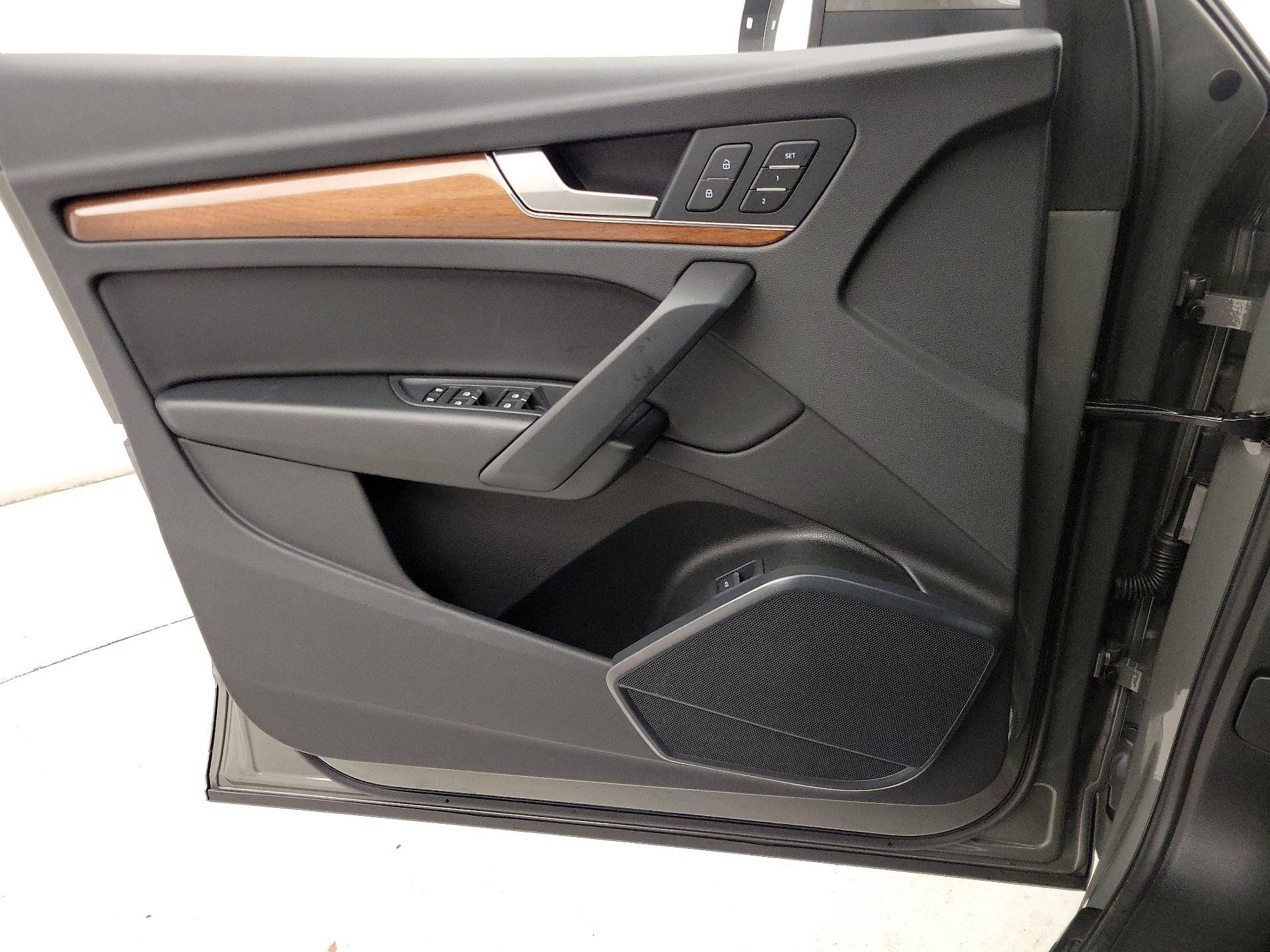 Thumbnail: 2023 Audi Q5 - 12