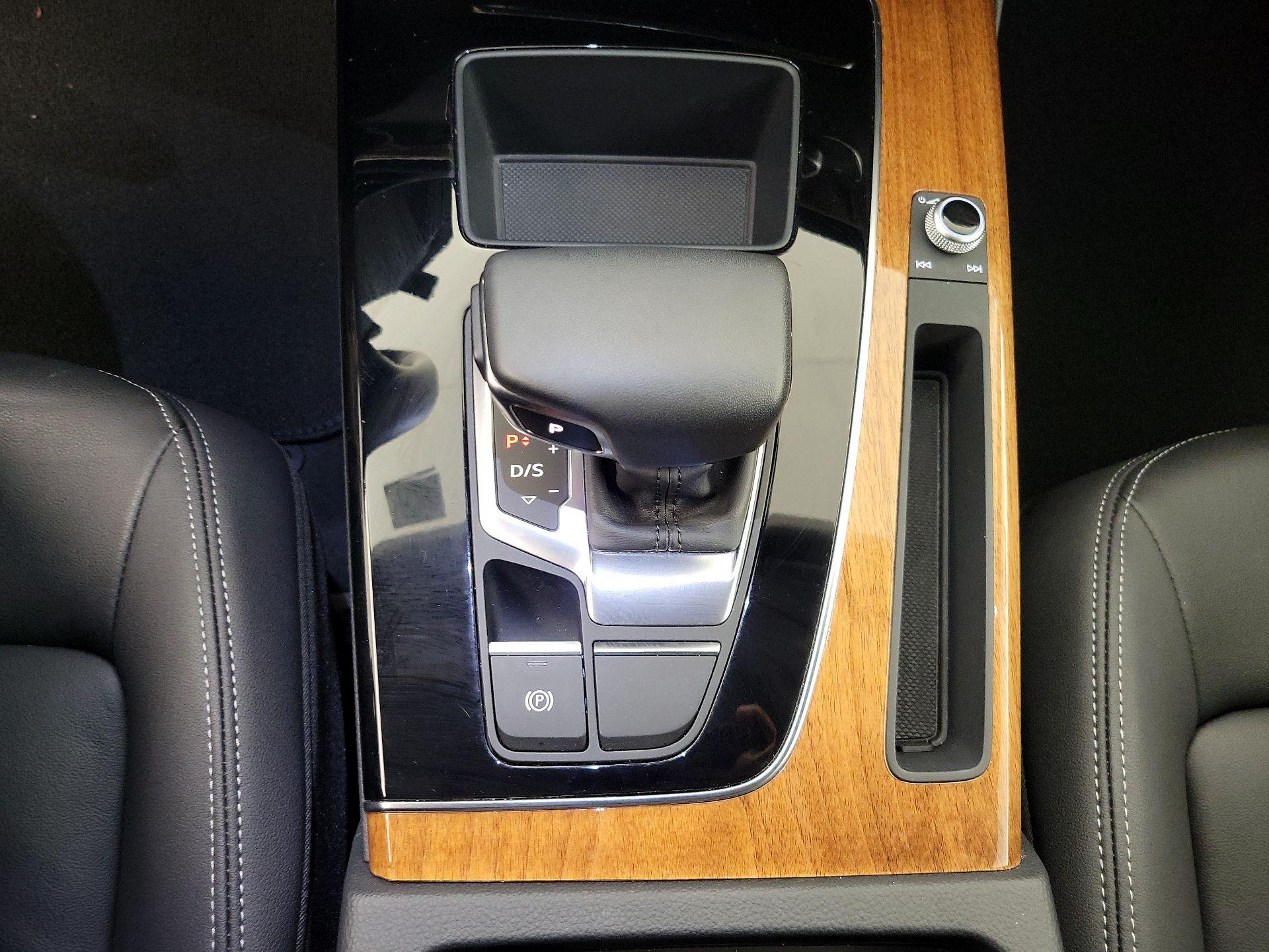 Thumbnail: 2023 Audi Q5 - 17