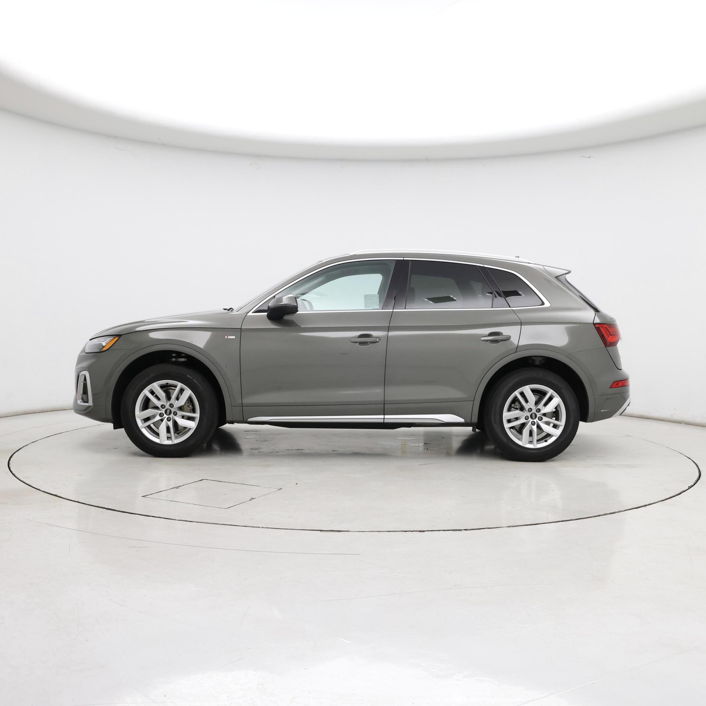 Thumbnail: 2023 Audi Q5 - 3