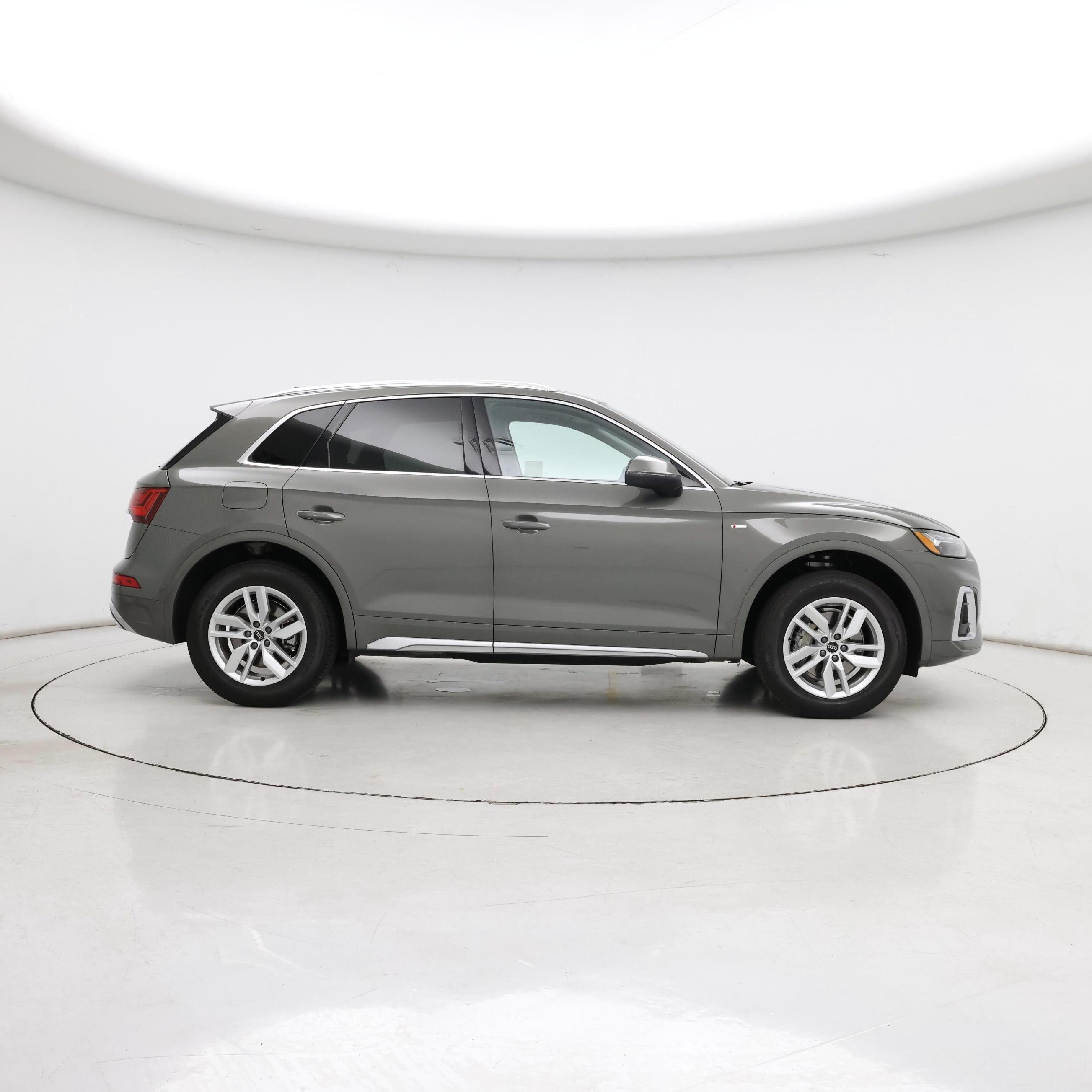 Thumbnail: 2023 Audi Q5 - 7