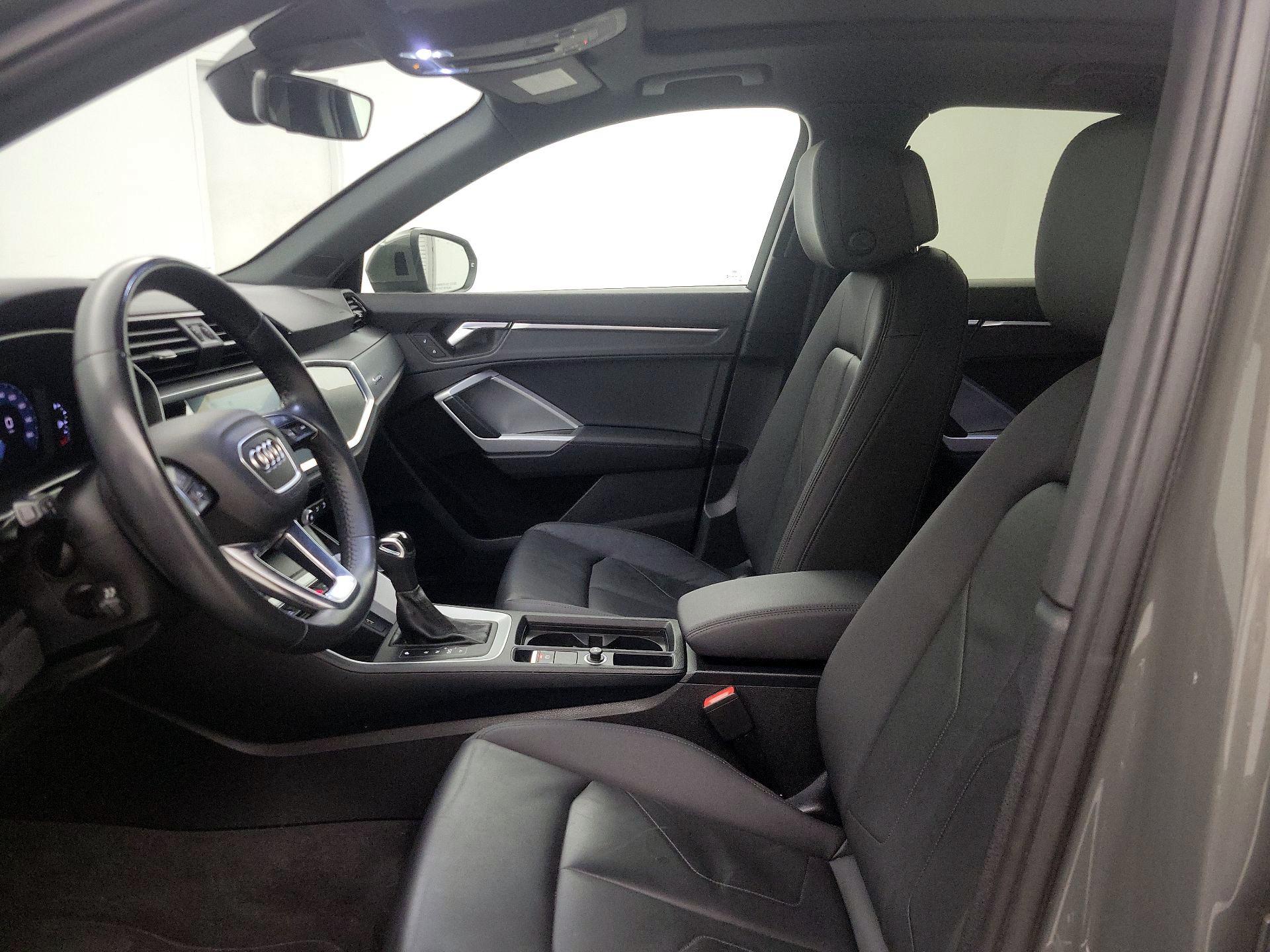 Thumbnail: 2020 Audi Q3 - 11