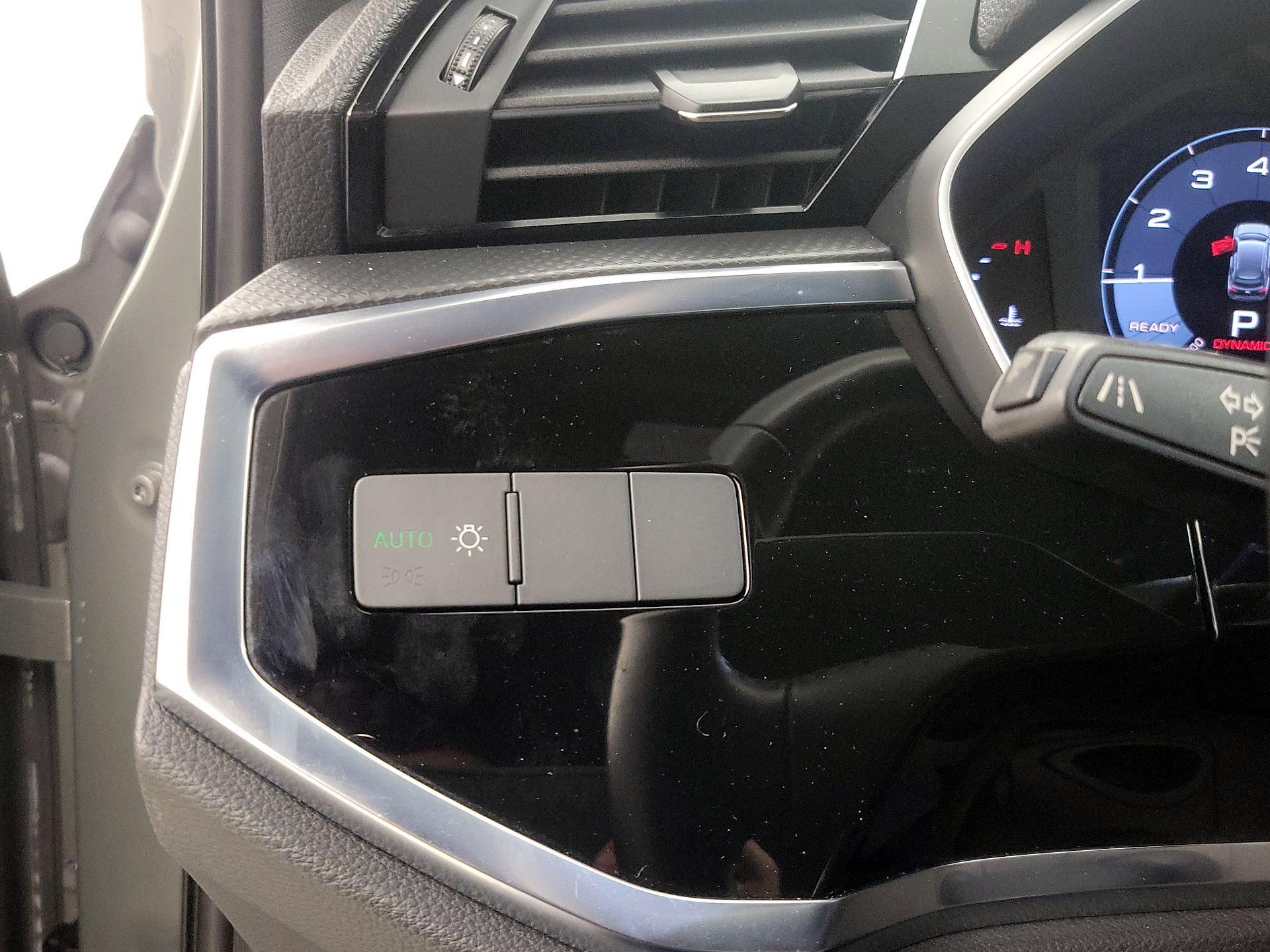 Thumbnail: 2020 Audi Q3 - 13