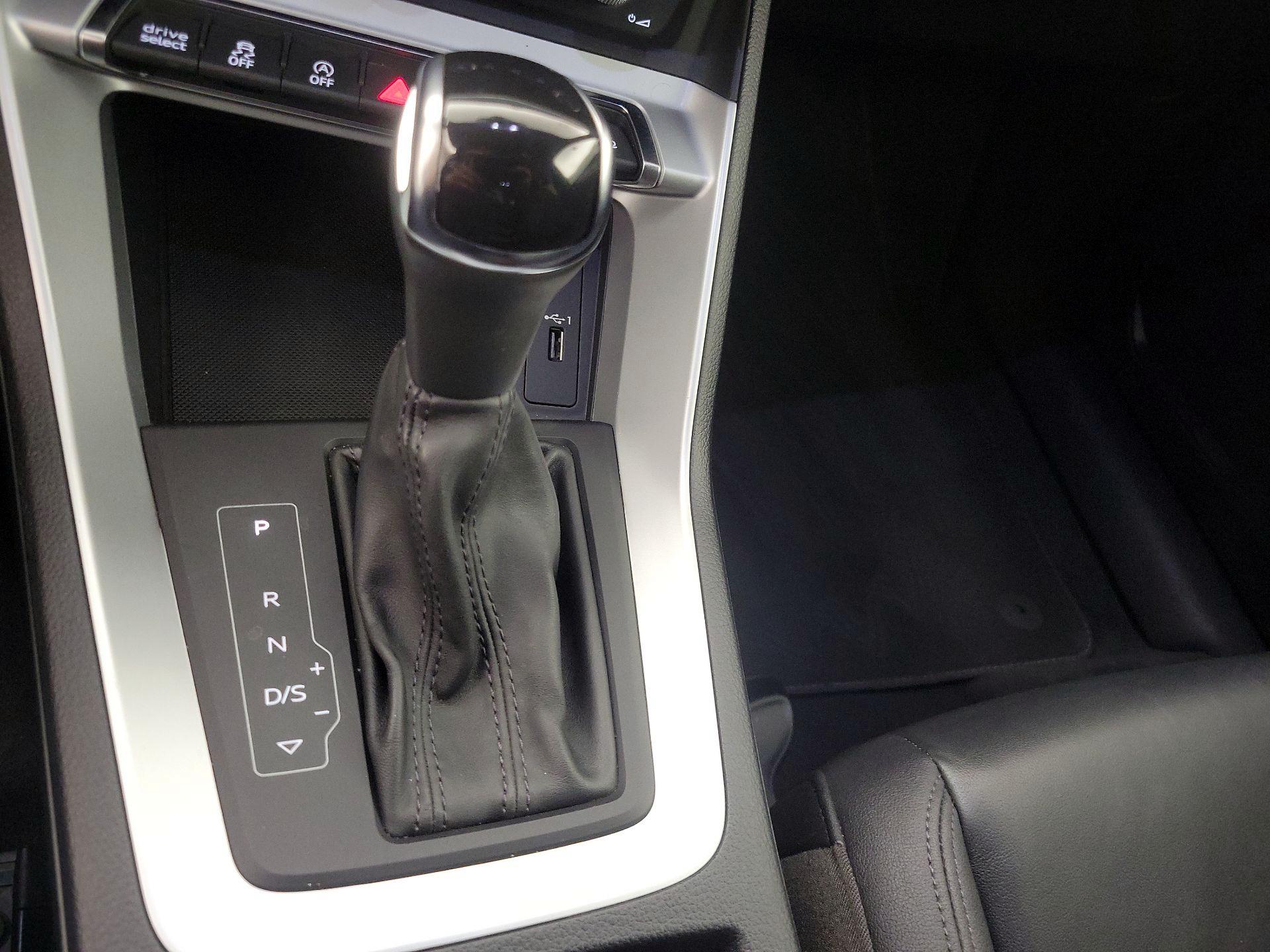 Thumbnail: 2020 Audi Q3 - 17