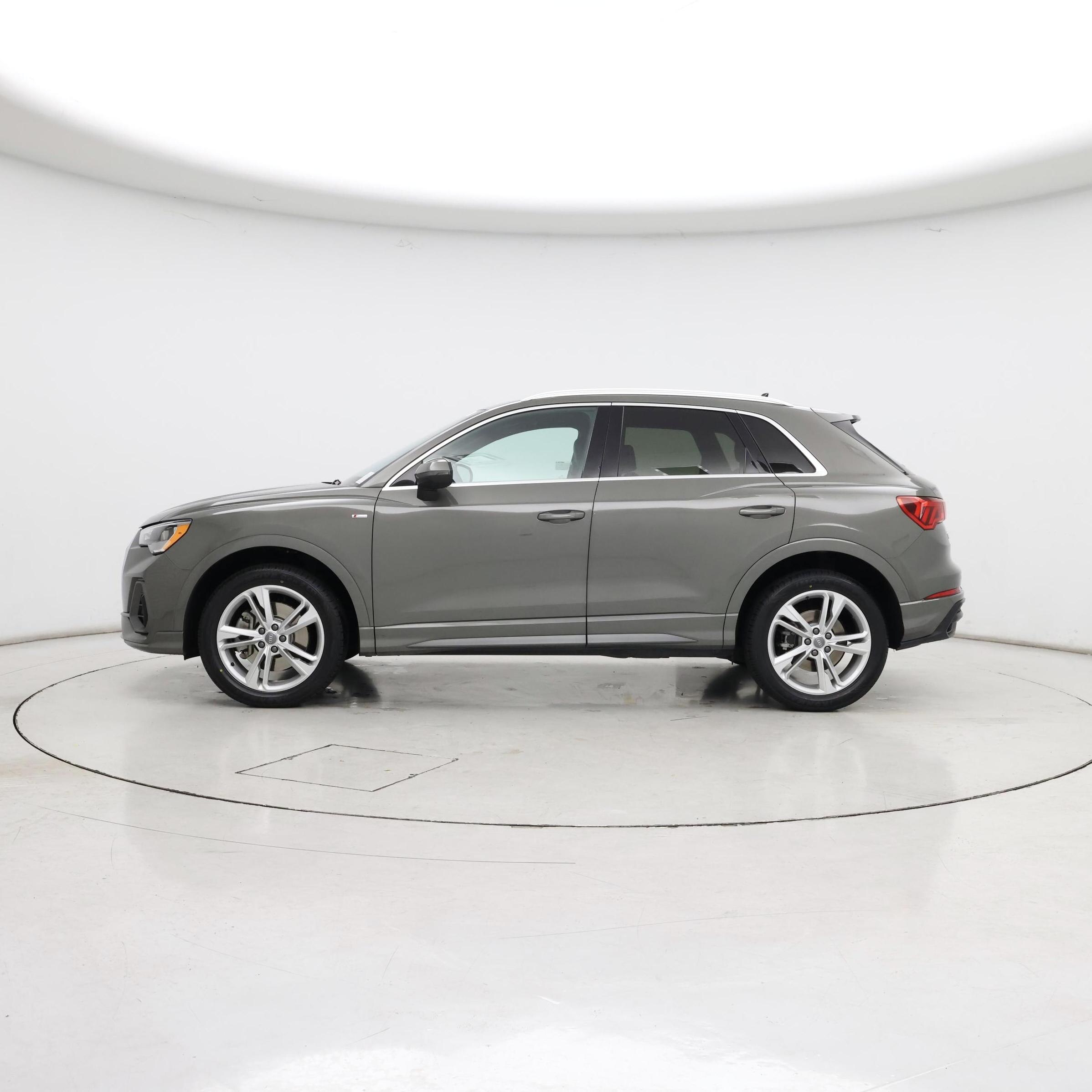 Thumbnail: 2020 Audi Q3 - 3