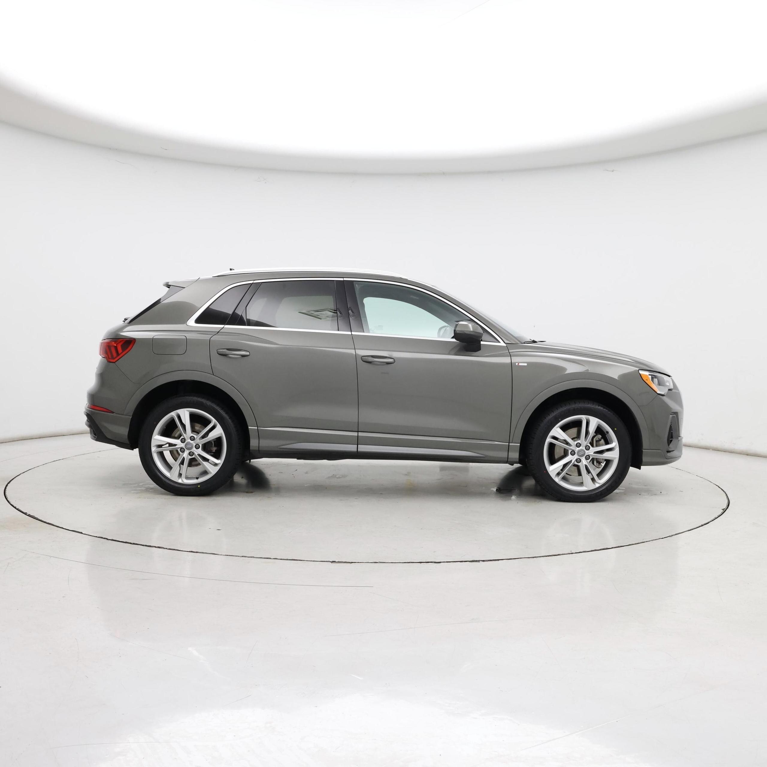 Thumbnail: 2020 Audi Q3 - 7