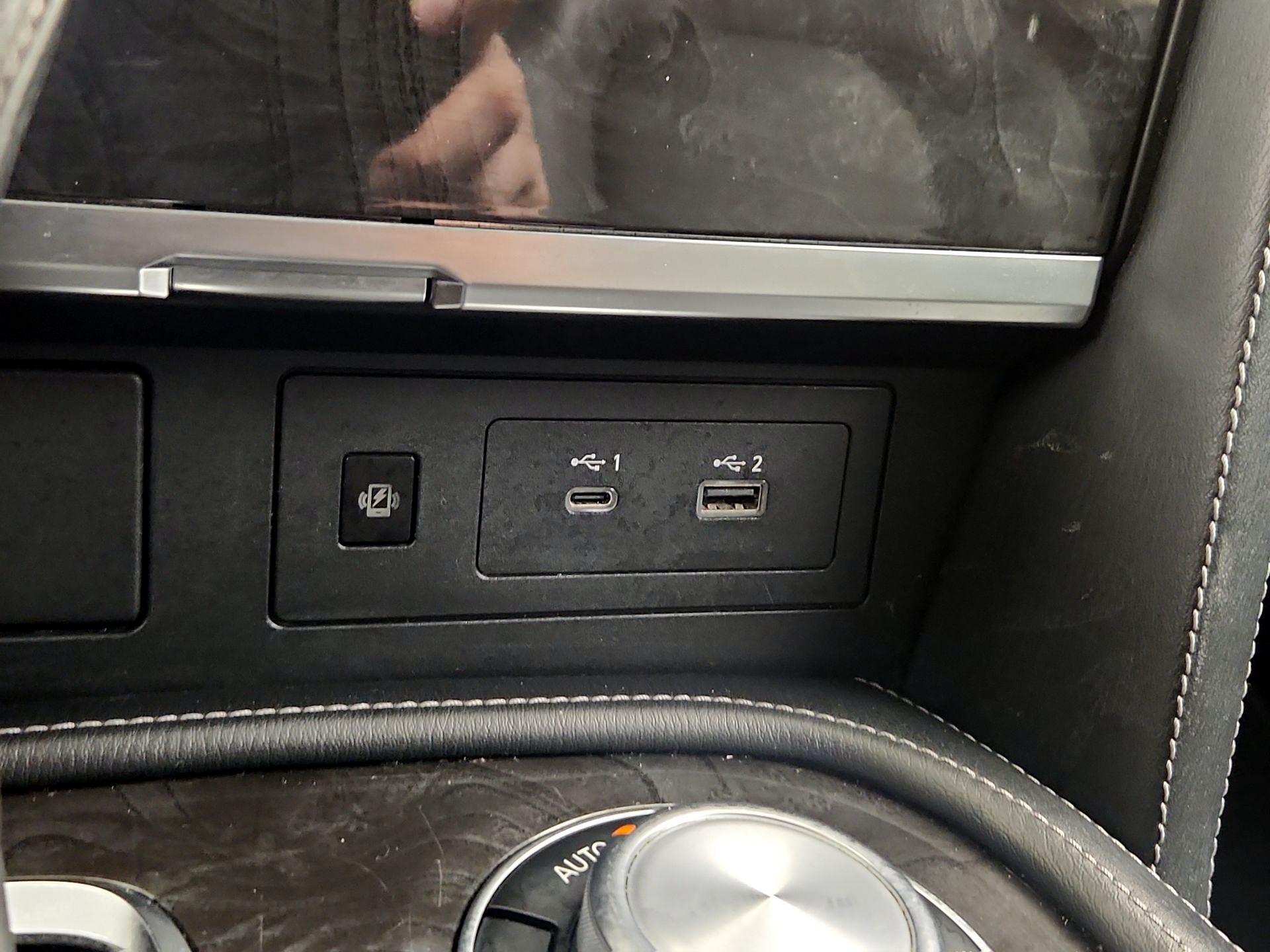 Thumbnail: 2022 INFINITI QX80 - 19