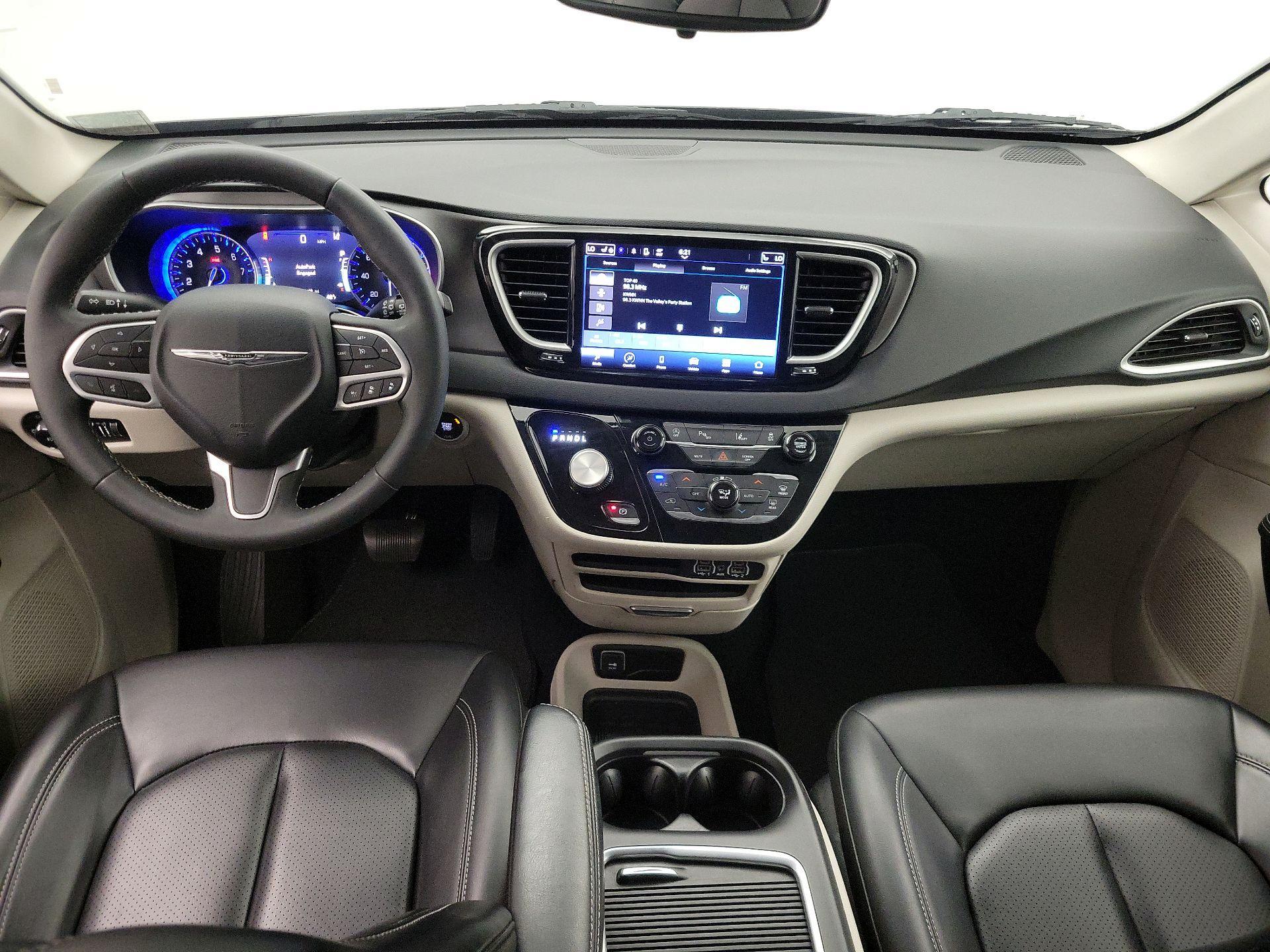 Thumbnail: 2023 Chrysler Pacifica - 9