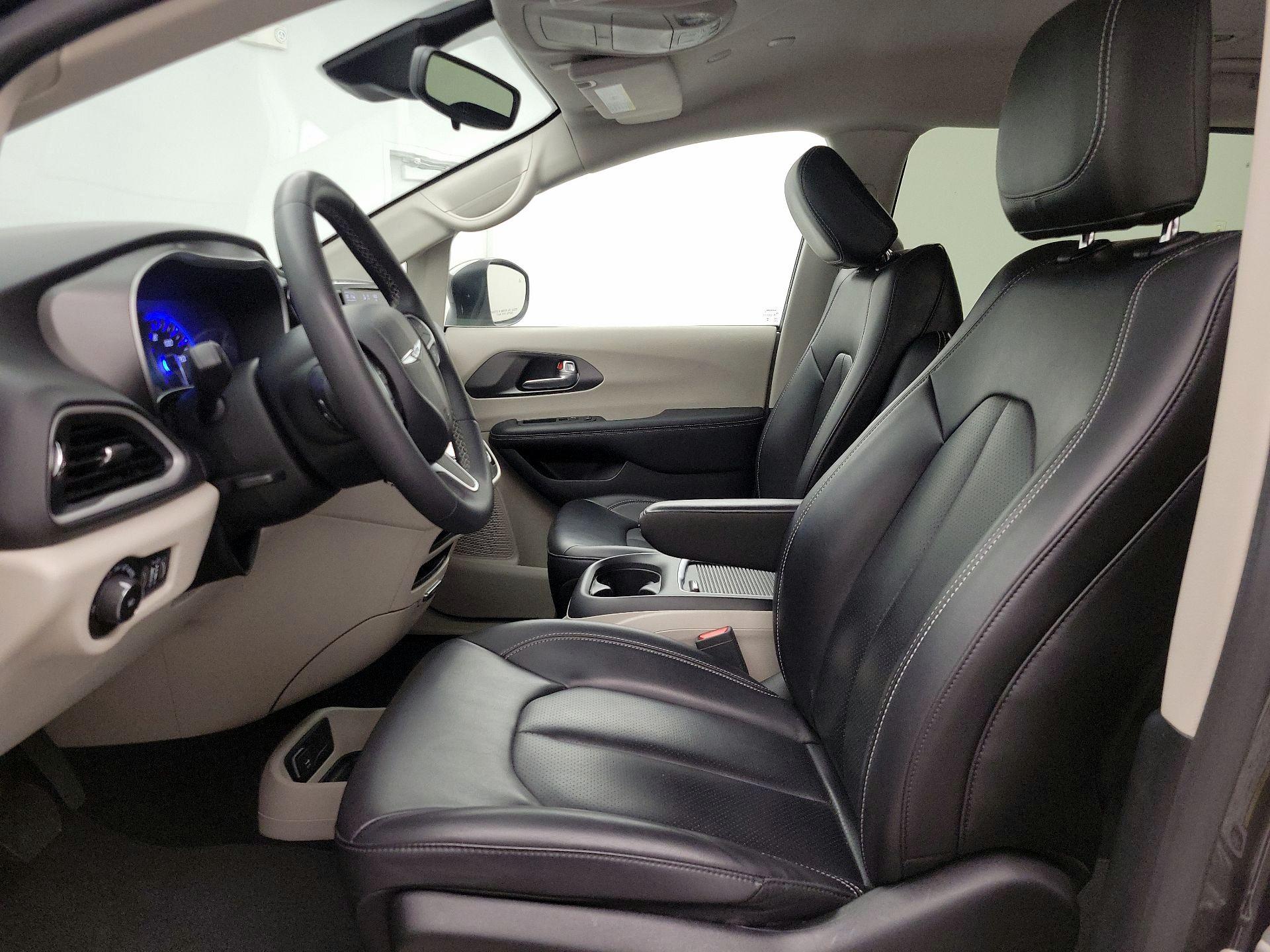 Thumbnail: 2023 Chrysler Pacifica - 11