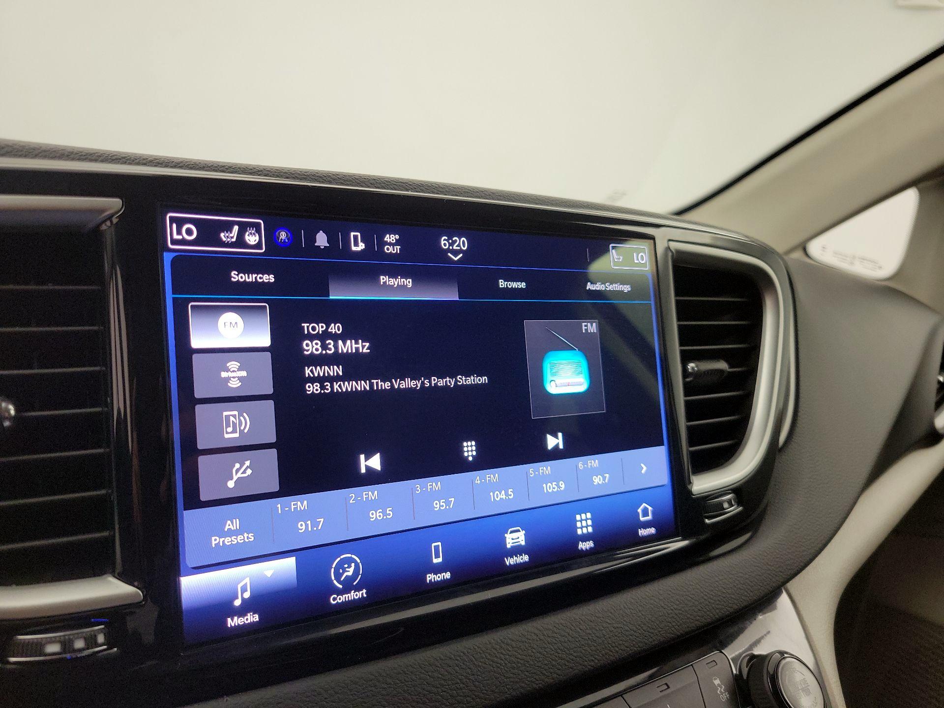 Thumbnail: 2023 Chrysler Pacifica - 15