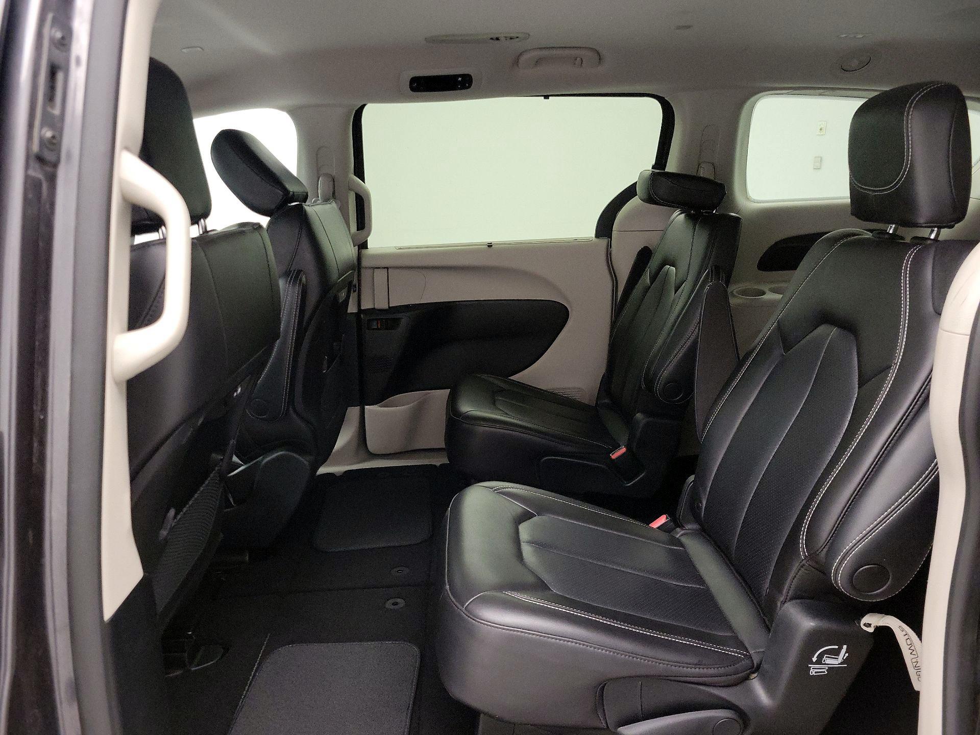 Thumbnail: 2023 Chrysler Pacifica - 19