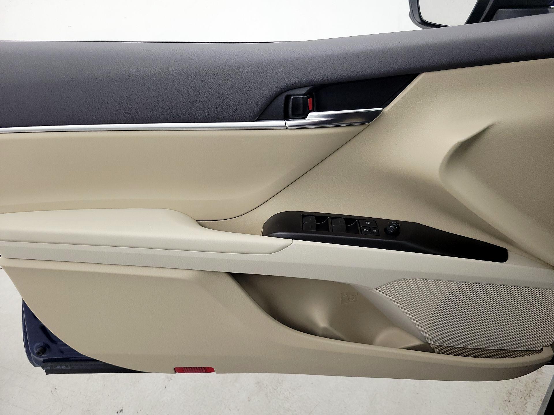 Thumbnail: 2023 Toyota Camry - 12