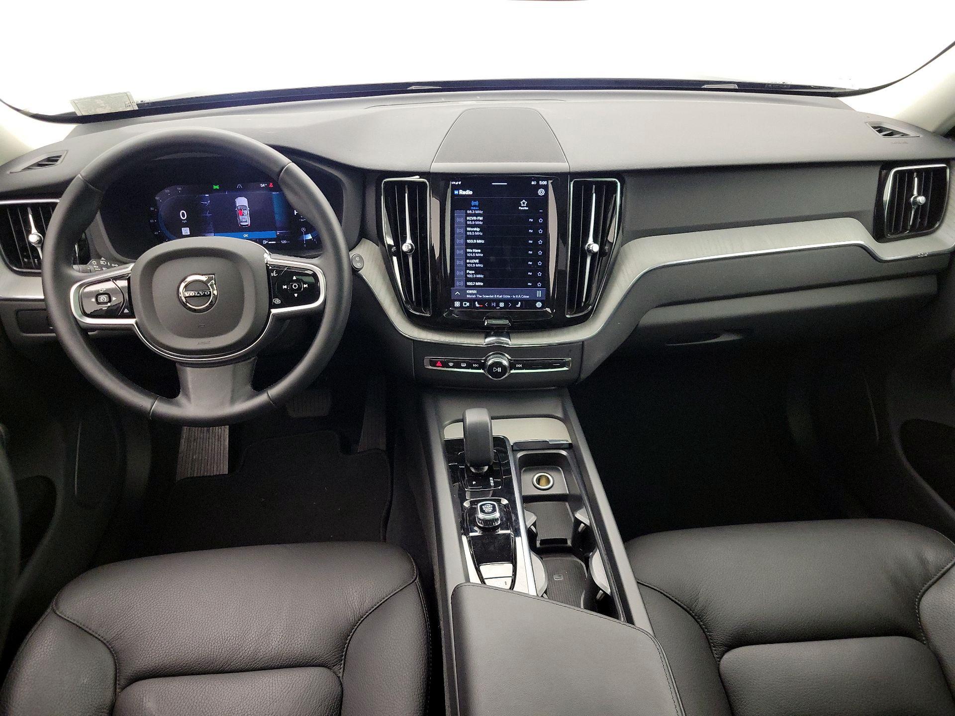 Thumbnail: 2025 Volvo XC60 - 9