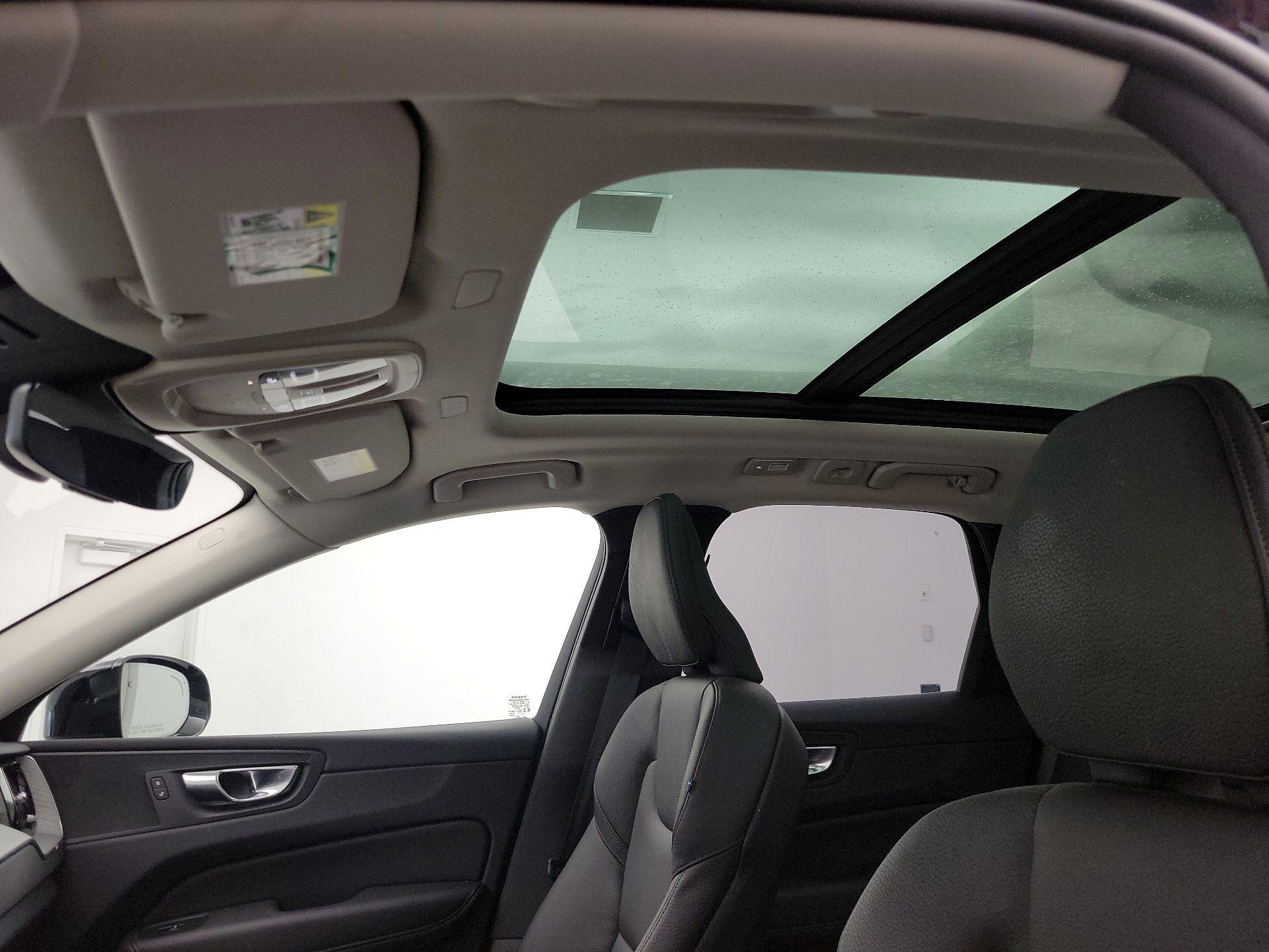 Thumbnail: 2025 Volvo XC60 - 18