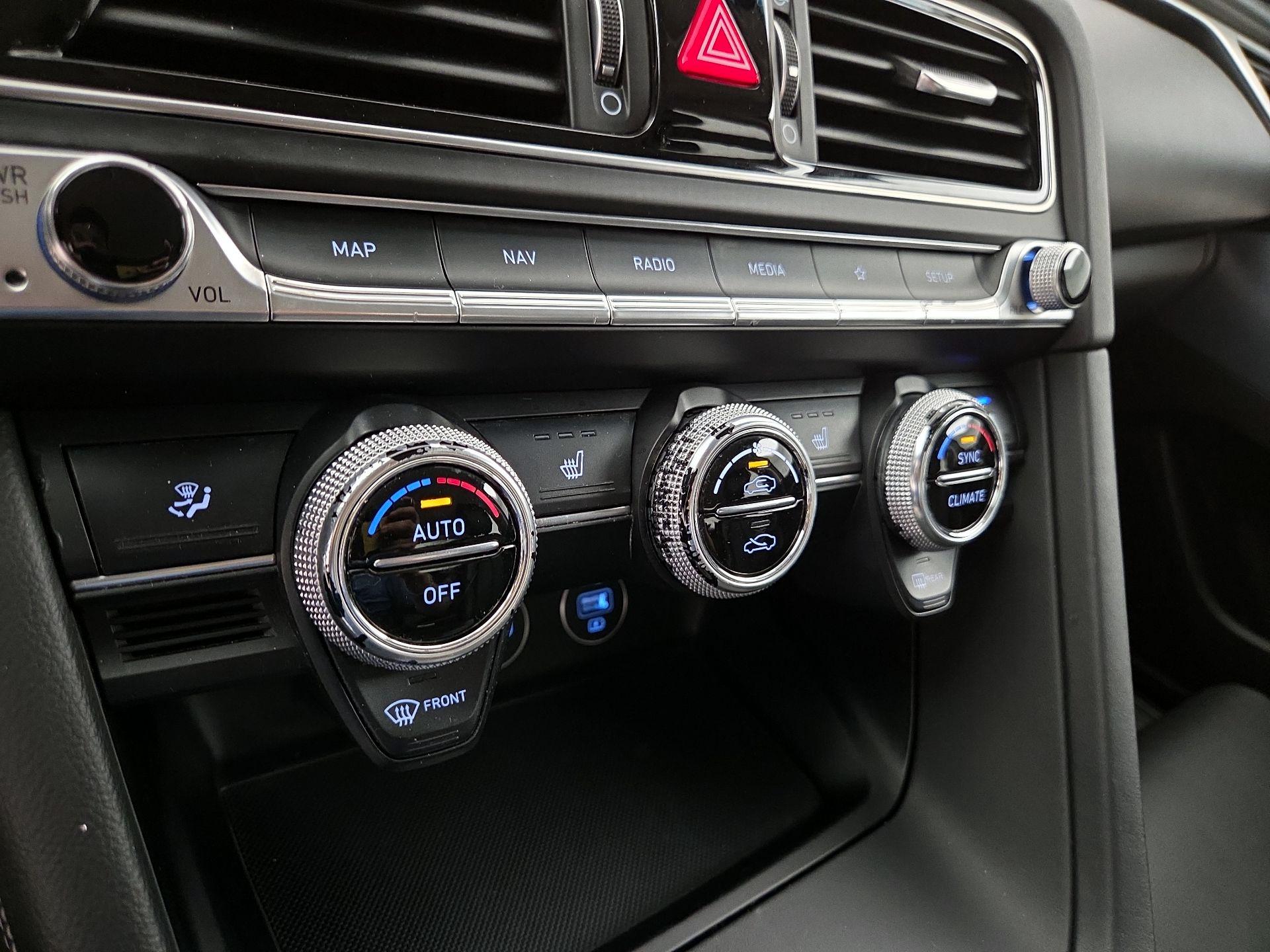 Thumbnail: 2022 Genesis G70 - 17