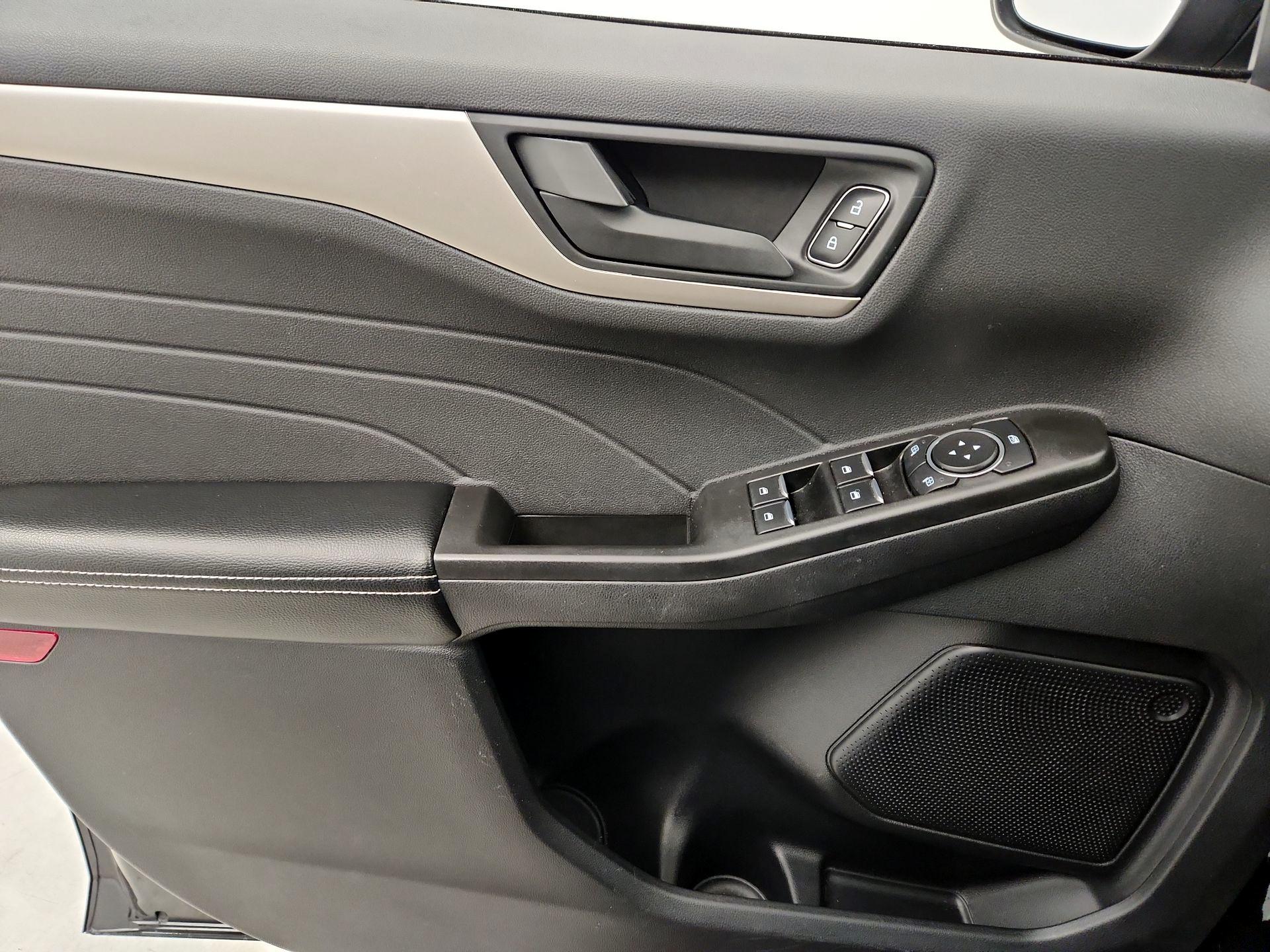 Thumbnail: 2022 Ford Escape - 12